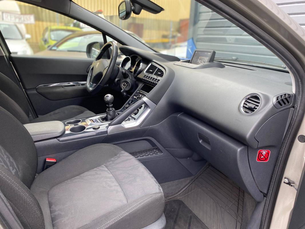 Peugeot 3008 1.6 HDi110 FAP Féline
