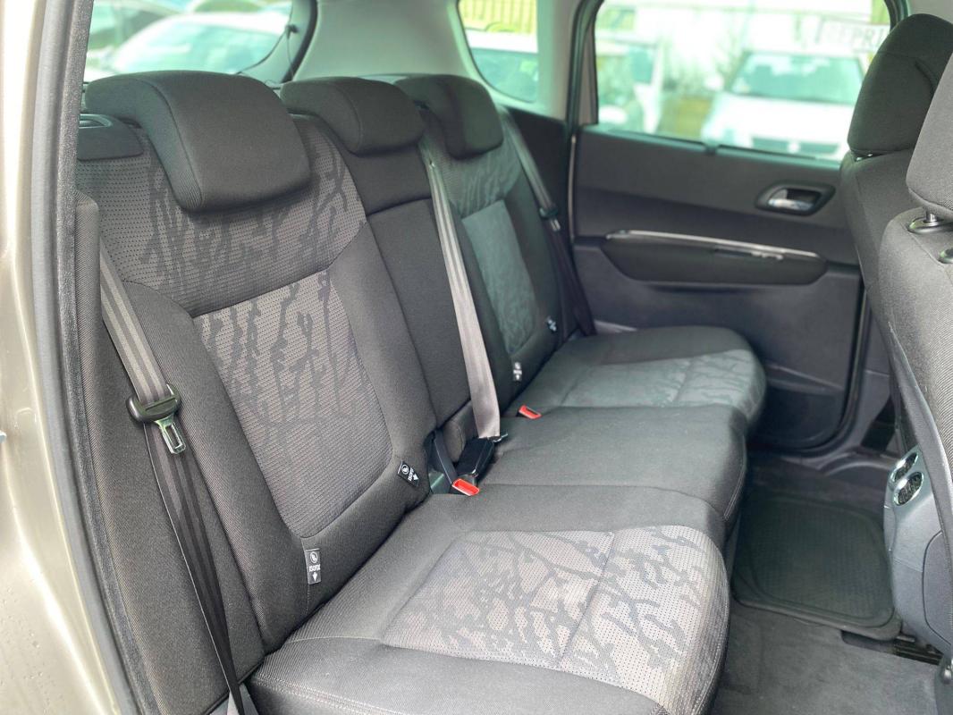 Peugeot 3008 1.6 HDi110 FAP Féline
