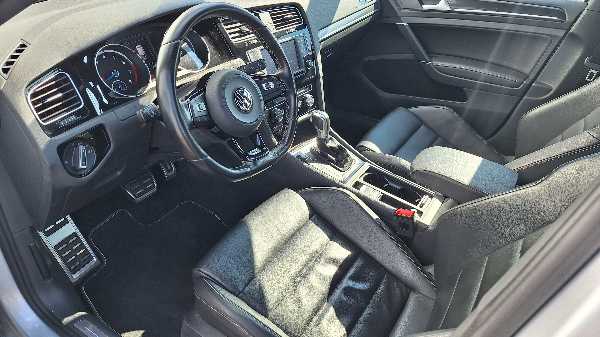 Volkswagen Golf VII 2.0 TSI 300 R 4MOTION