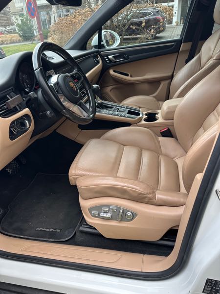 Porsche Macan 2.0 pack chrono