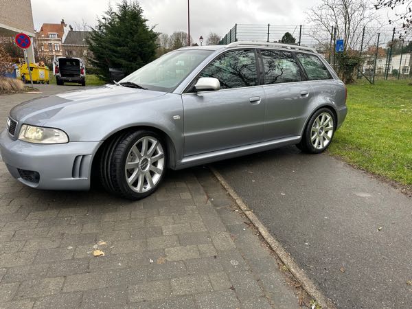Audi RS4 AVANT 2.7 V6 380 BI-TURBO