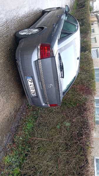 Opel Vectra III GTS 2.2 16S 155 ELEGANCE BVA 5P