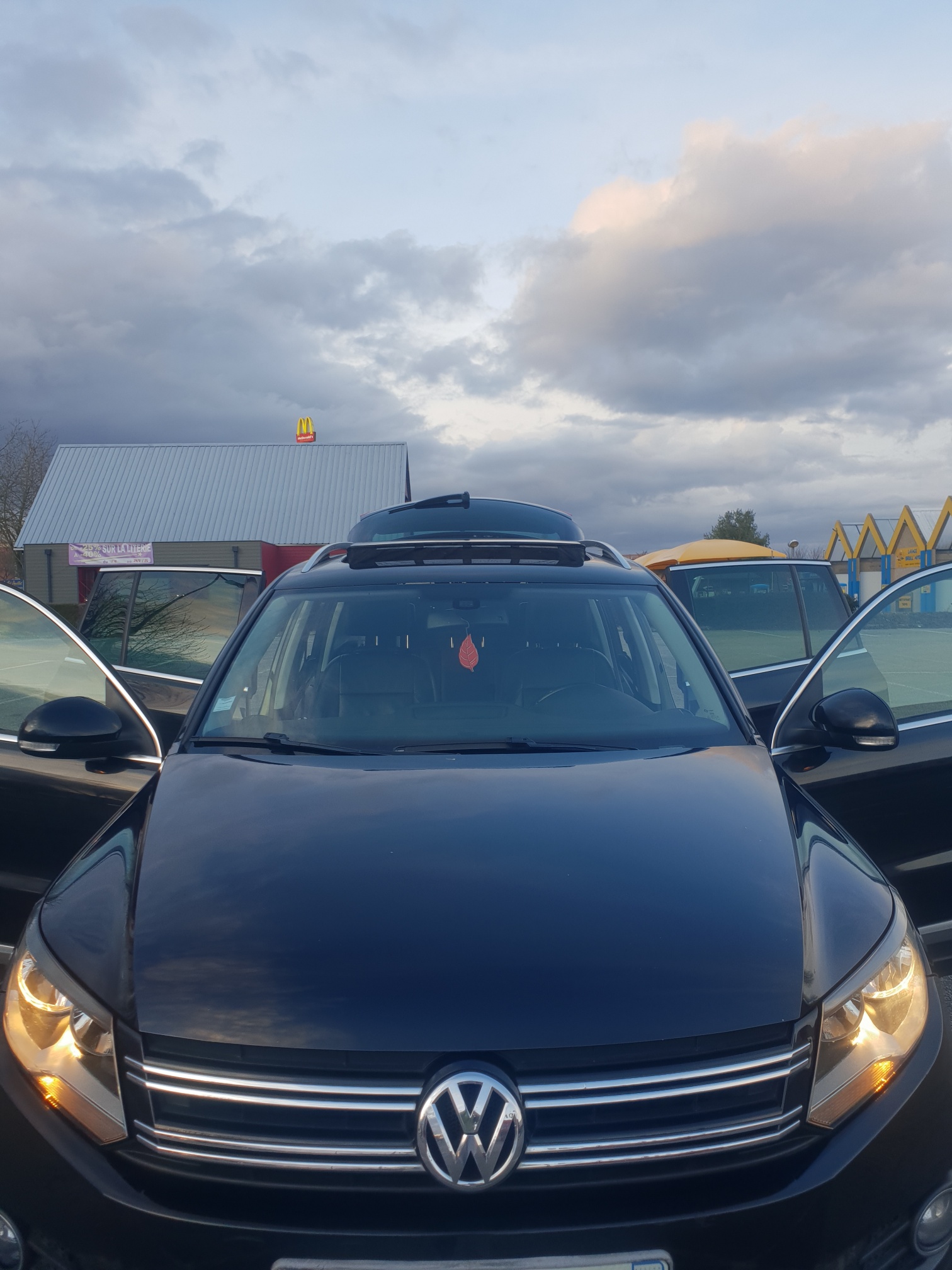 Volkswagen Tiguan (2) 2.0 TDI 140 BLUEMOTION TECHNOLOGY SPORTLINE 4MOTION DSG7