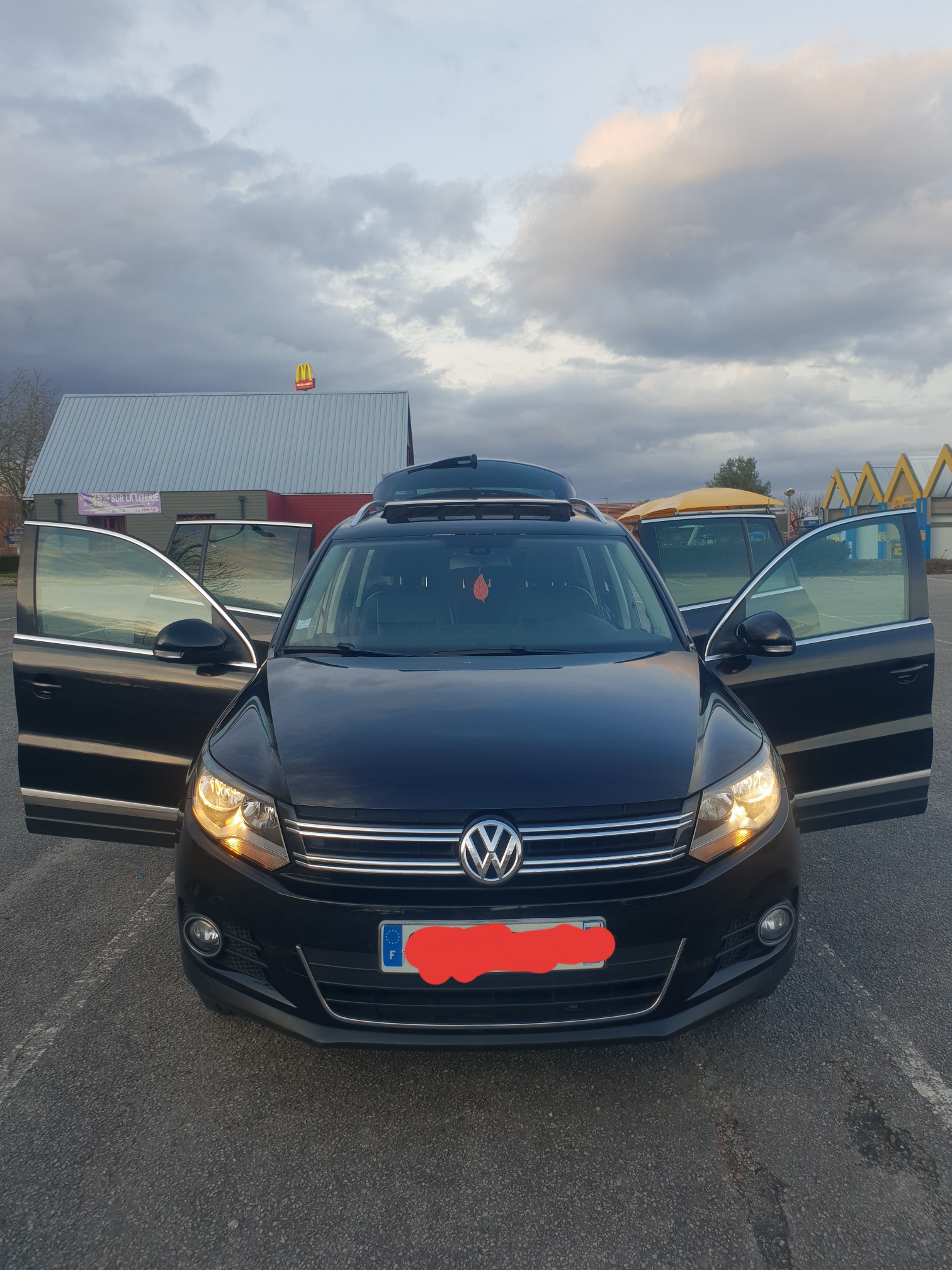 Volkswagen Tiguan (2) 2.0 TDI 140 BLUEMOTION TECHNOLOGY SPORTLINE 4MOTION DSG7