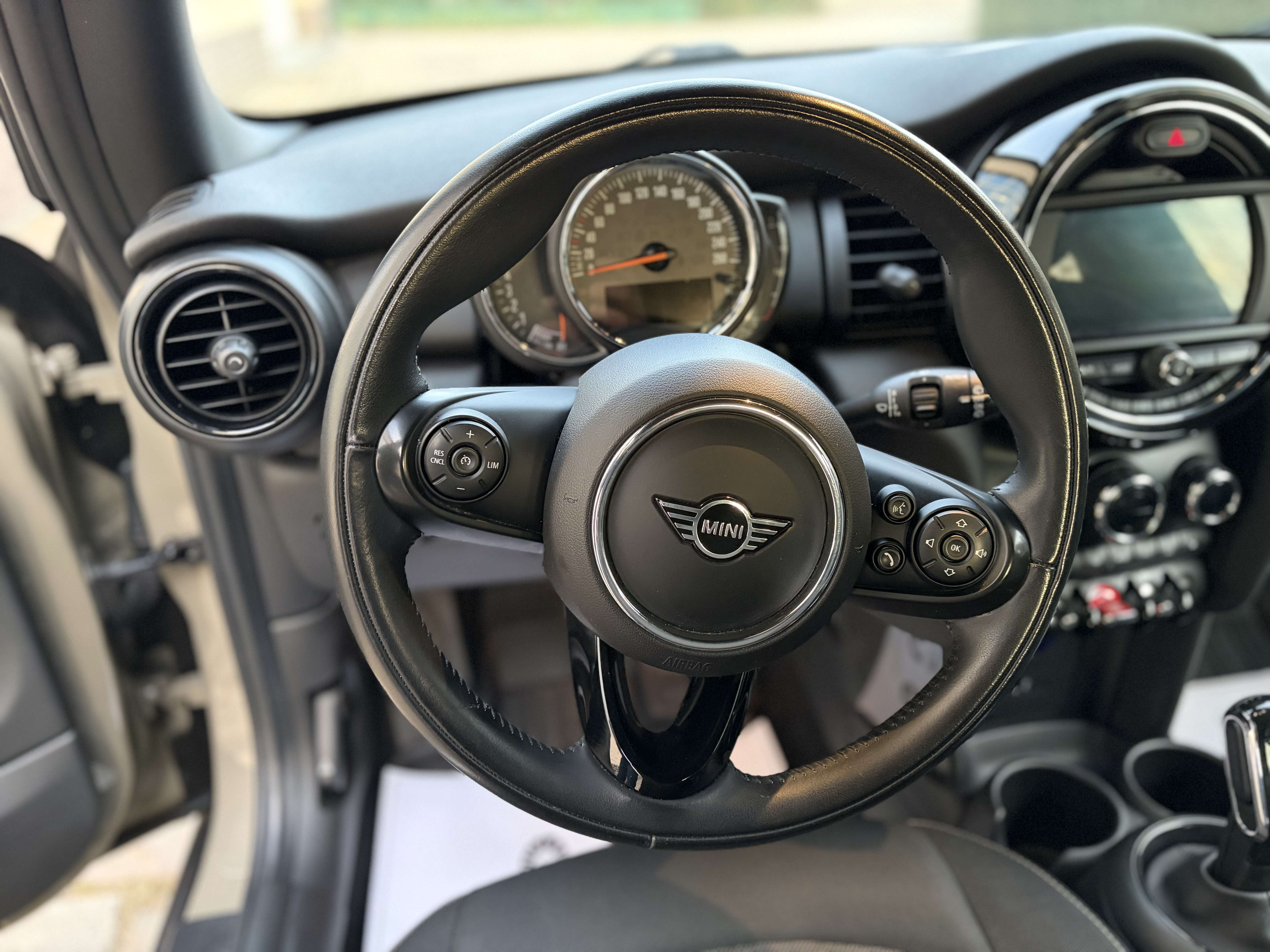 MINI One 1.5 benzine automaat  ### 64000 km ###
