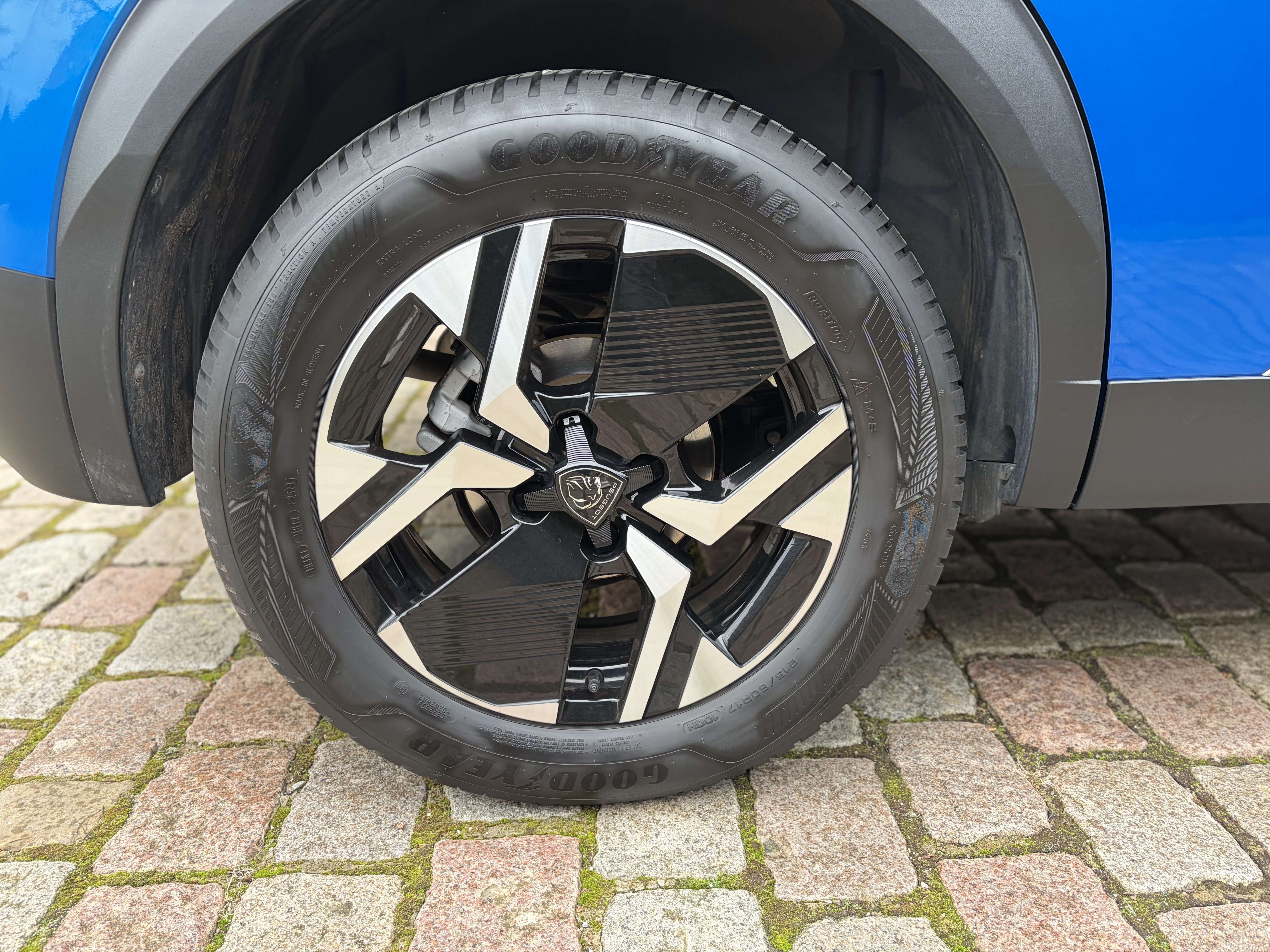 Peugeot 2008 1.2 PureTech Allure S  ### 18000 km ###