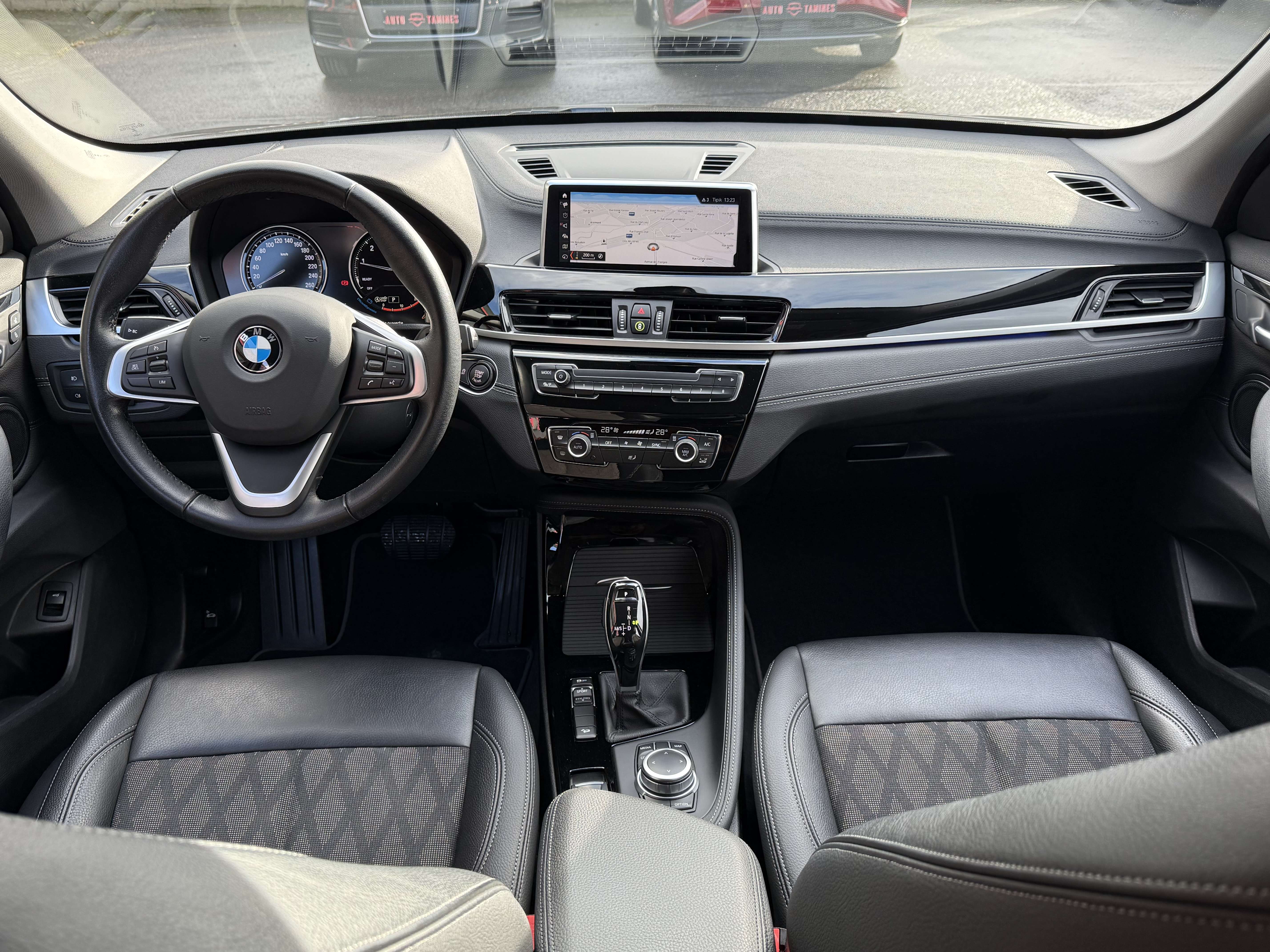 BMW X1 X1 2.0iAS xDrive20 Aut. / 1er Main / TVAC / LED