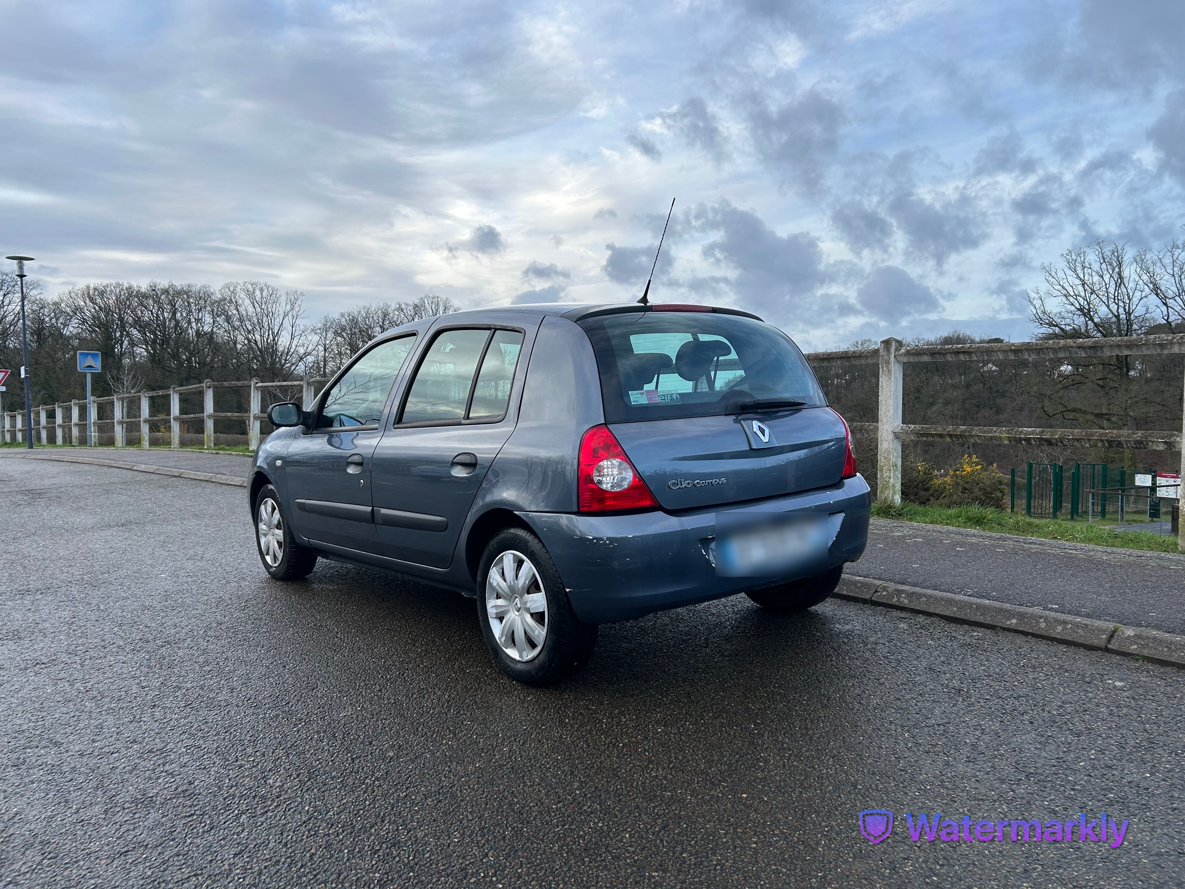 Renault Clio II (2) CAMPUS 1.2 60 AUTHENTIQUE 5P