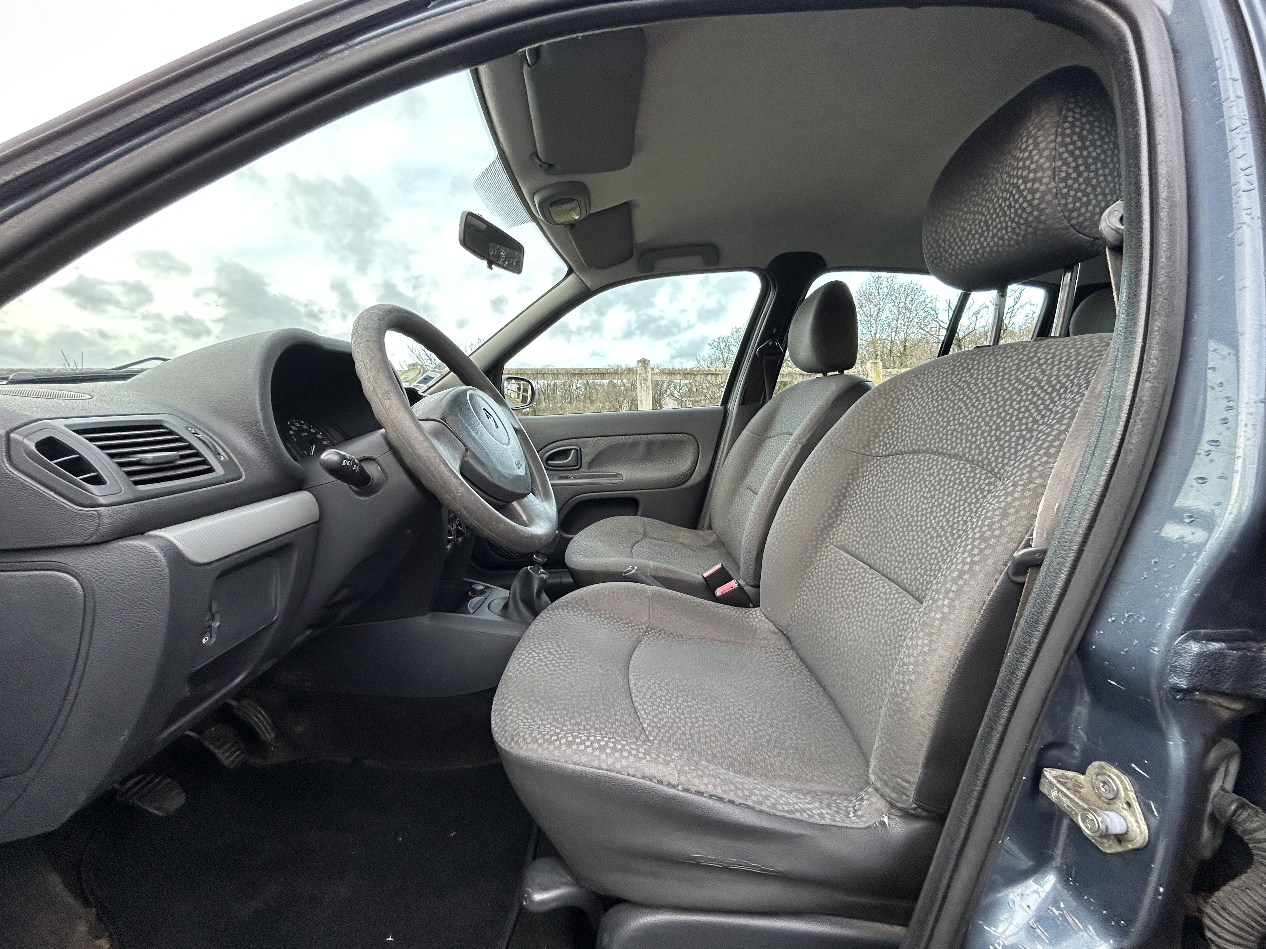 Renault Clio II (2) CAMPUS 1.2 60 AUTHENTIQUE 5P