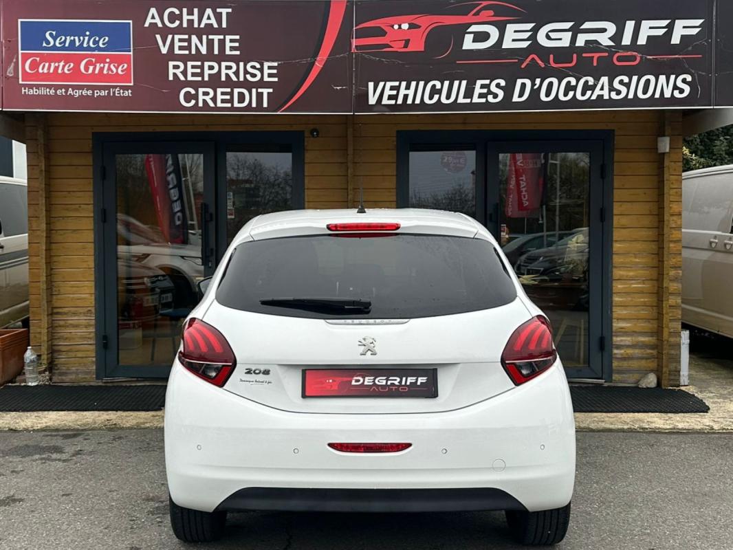 Peugeot 208 82ch BVM5 Style