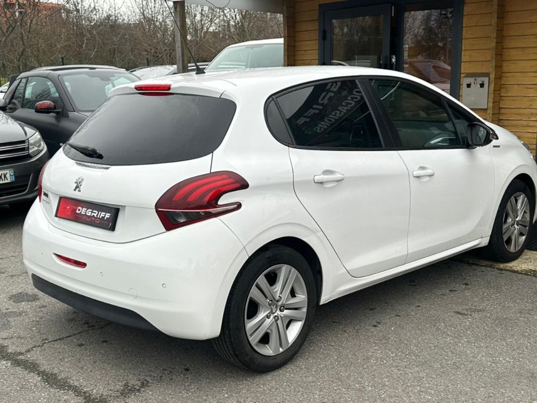 Peugeot 208 82ch BVM5 Style
