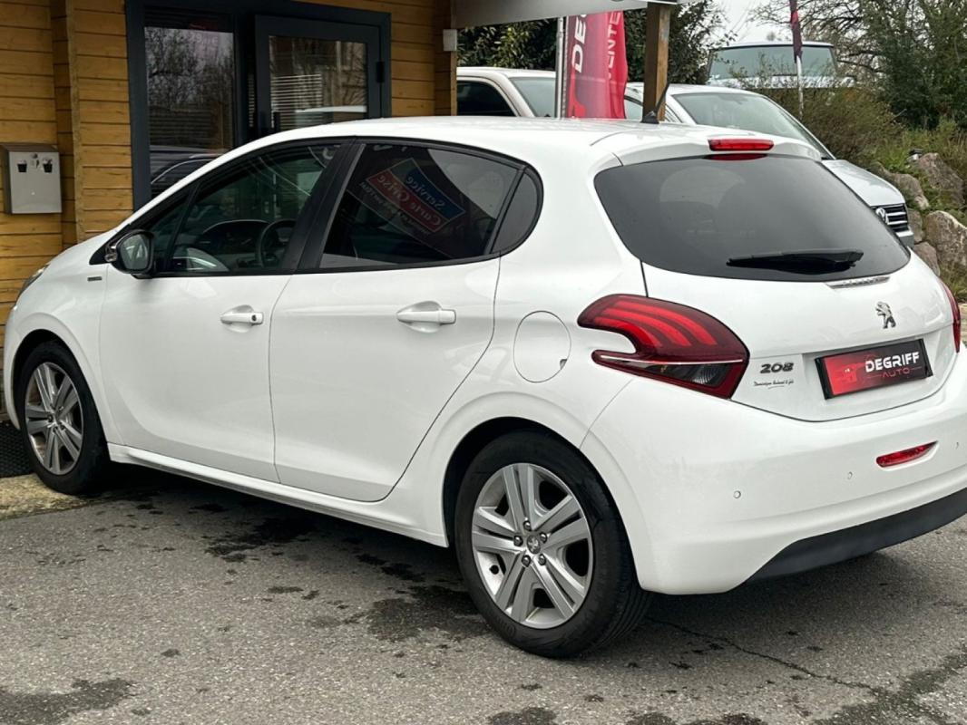 Peugeot 208 82ch BVM5 Style