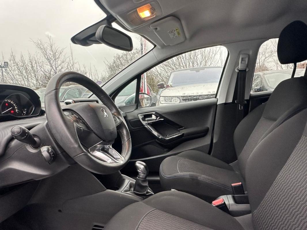 Peugeot 208 82ch BVM5 Style