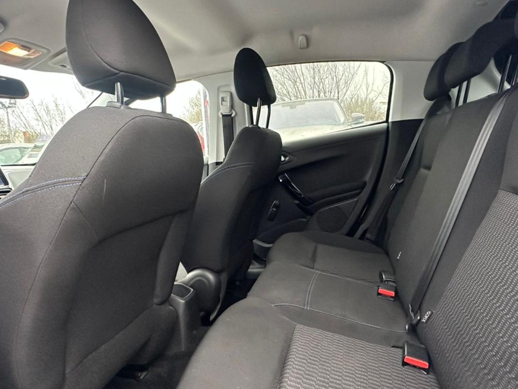 Peugeot 208 82ch BVM5 Style