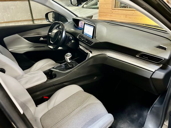 Peugeot 3008 II 1.6 BLUEHDI 120 S&amp;S EURO6 ALLURE