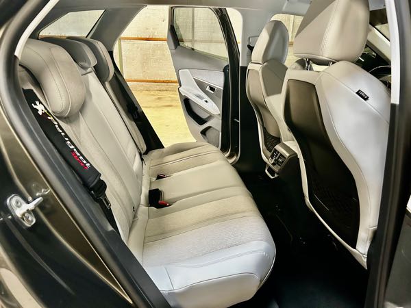 Peugeot 3008 II 1.6 BLUEHDI 120 S&amp;S EURO6 ALLURE