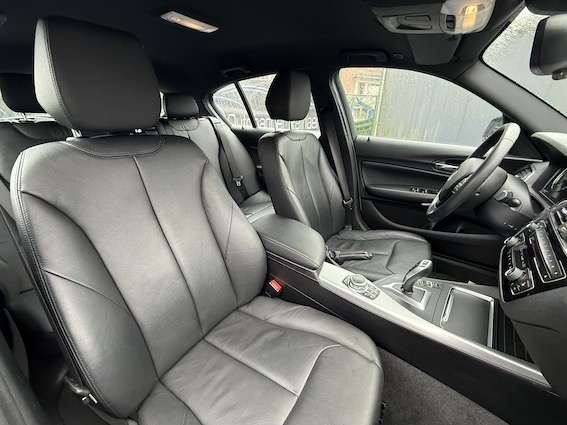 BMW 118 118iA, Automaat, Xenon, Navigatie + 12M Garantie