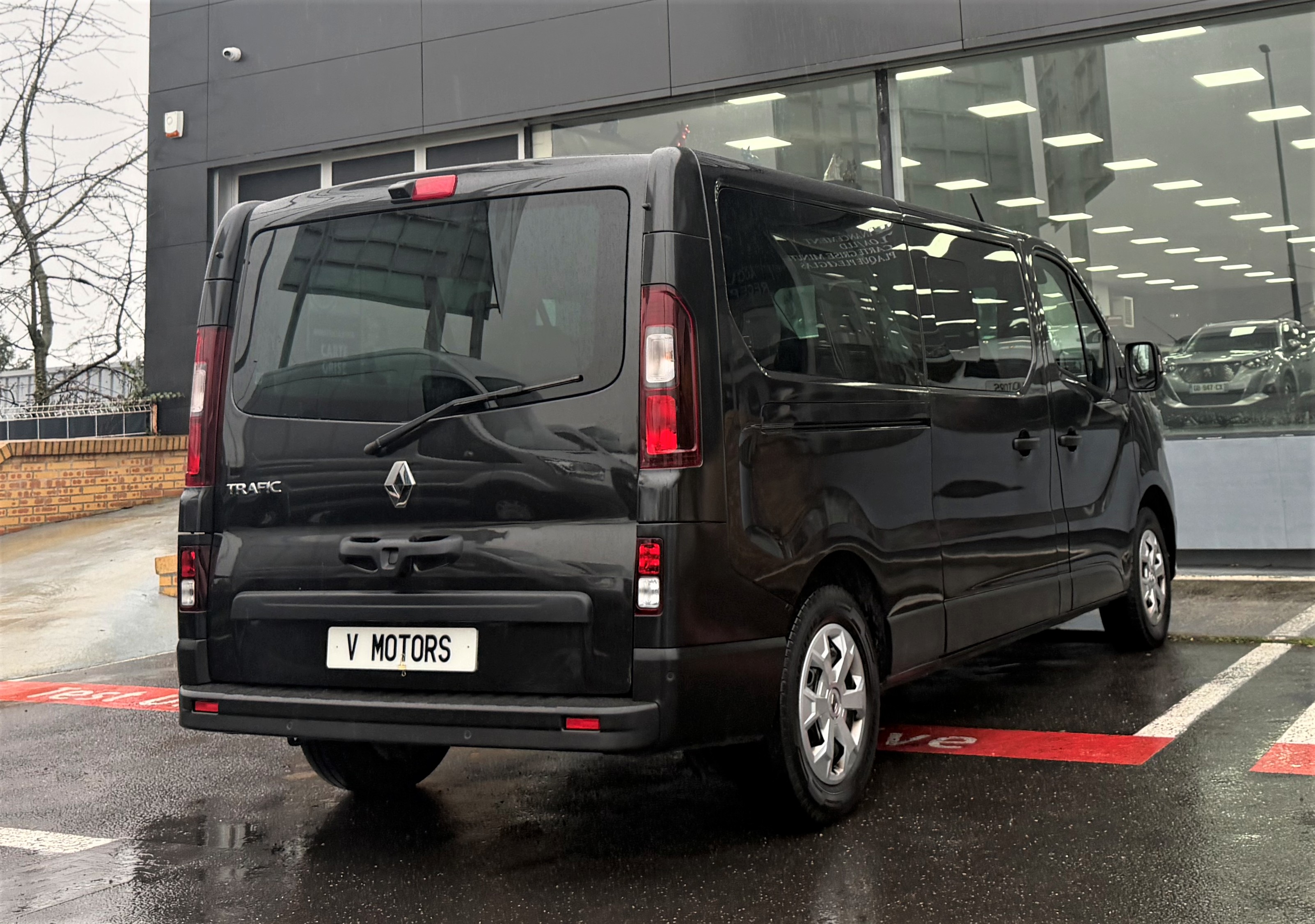 Renault Trafic III 2.0 DCI 150 L2 Intens S&S EDC Auto 9PL Design' 1er Main