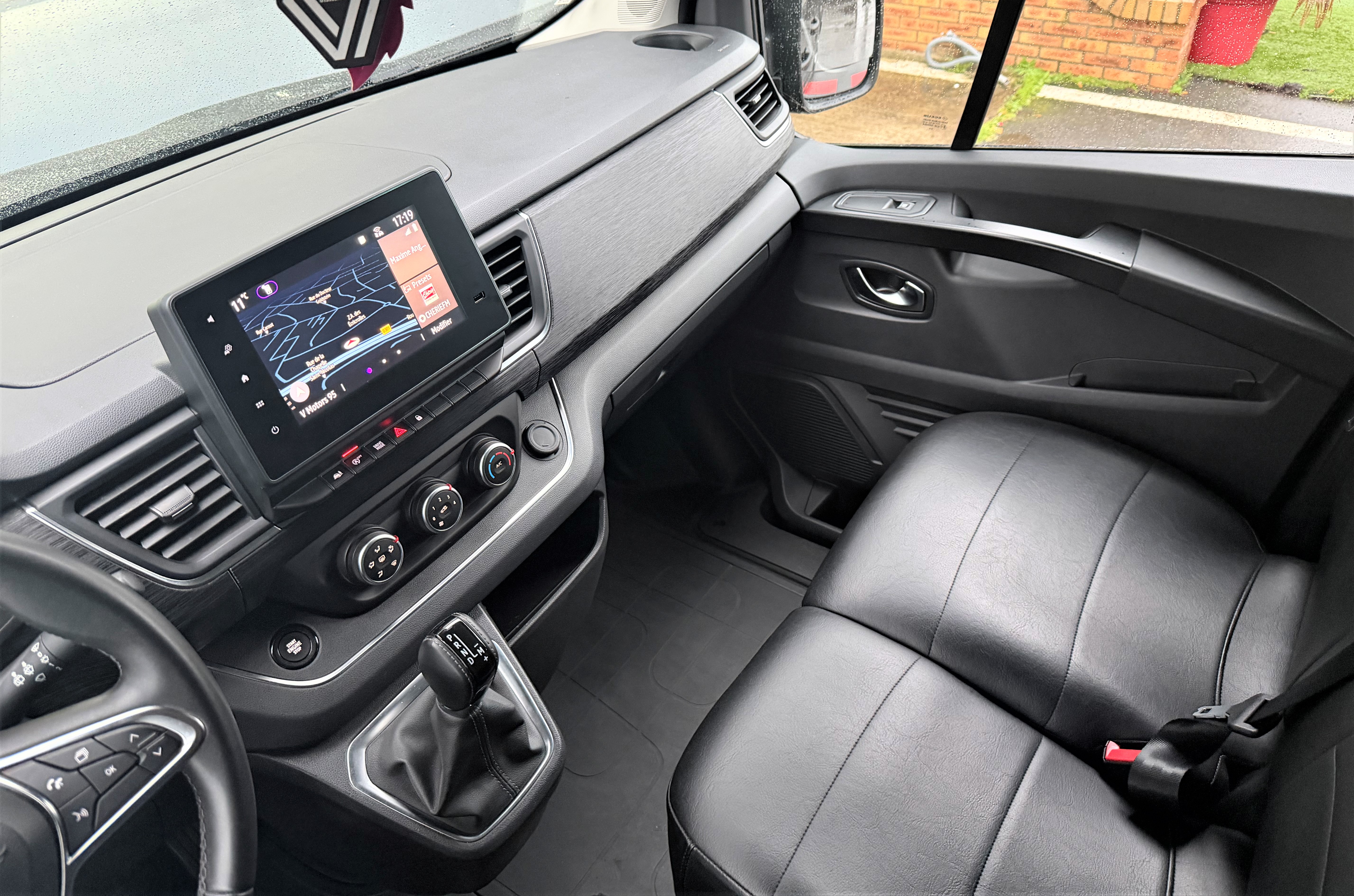 Renault Trafic III 2.0 DCI 150 L2 Intens S&S EDC Auto 9PL Design' 1er Main