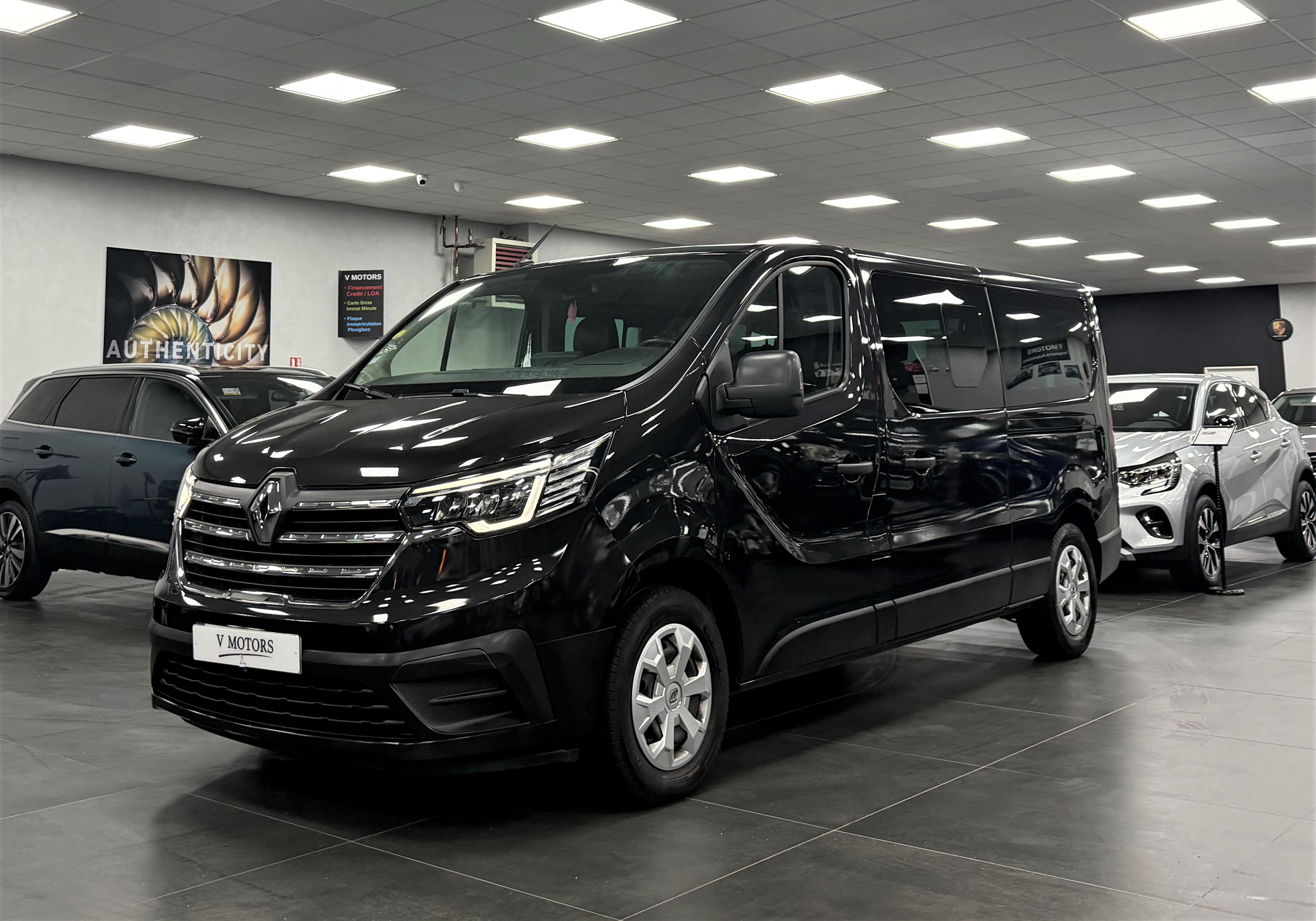 Renault Trafic III 2.0 DCI 150 L2 Intens S&S EDC Auto 9PL Design' 1er Main