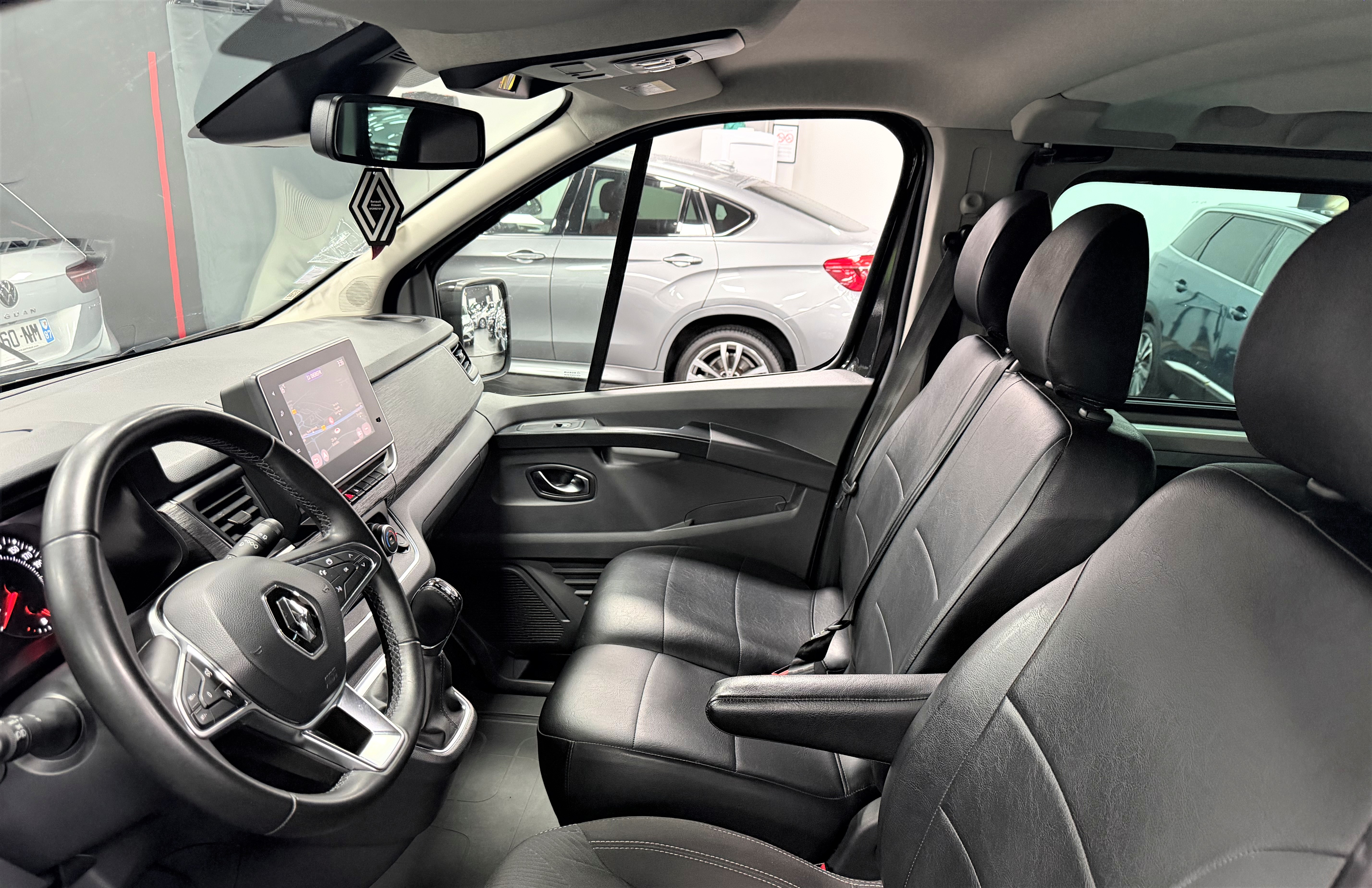 Renault Trafic III 2.0 DCI 150 L2 Intens S&S EDC Auto 9PL Design' 1er Main