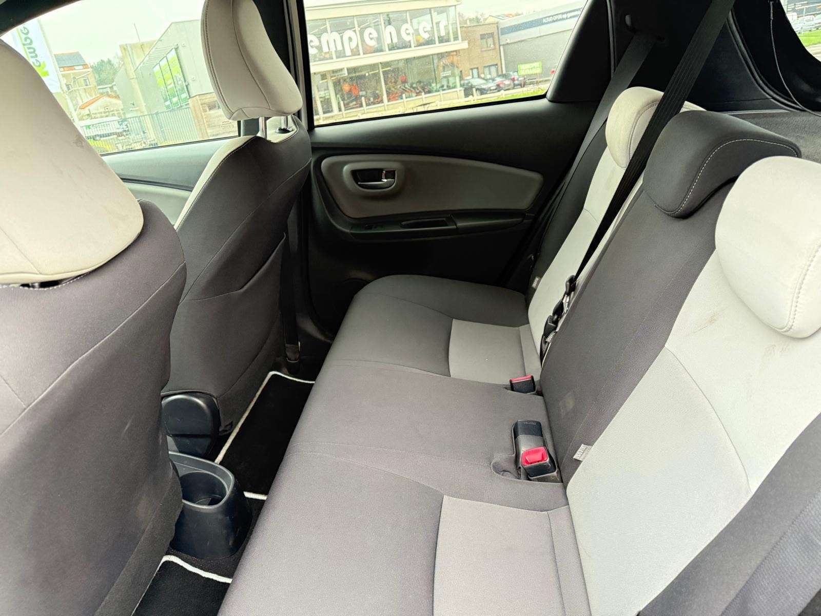 Toyota Yaris Yaris 1.,5  HYBRIDE VVT-i 16v Linea Sol
