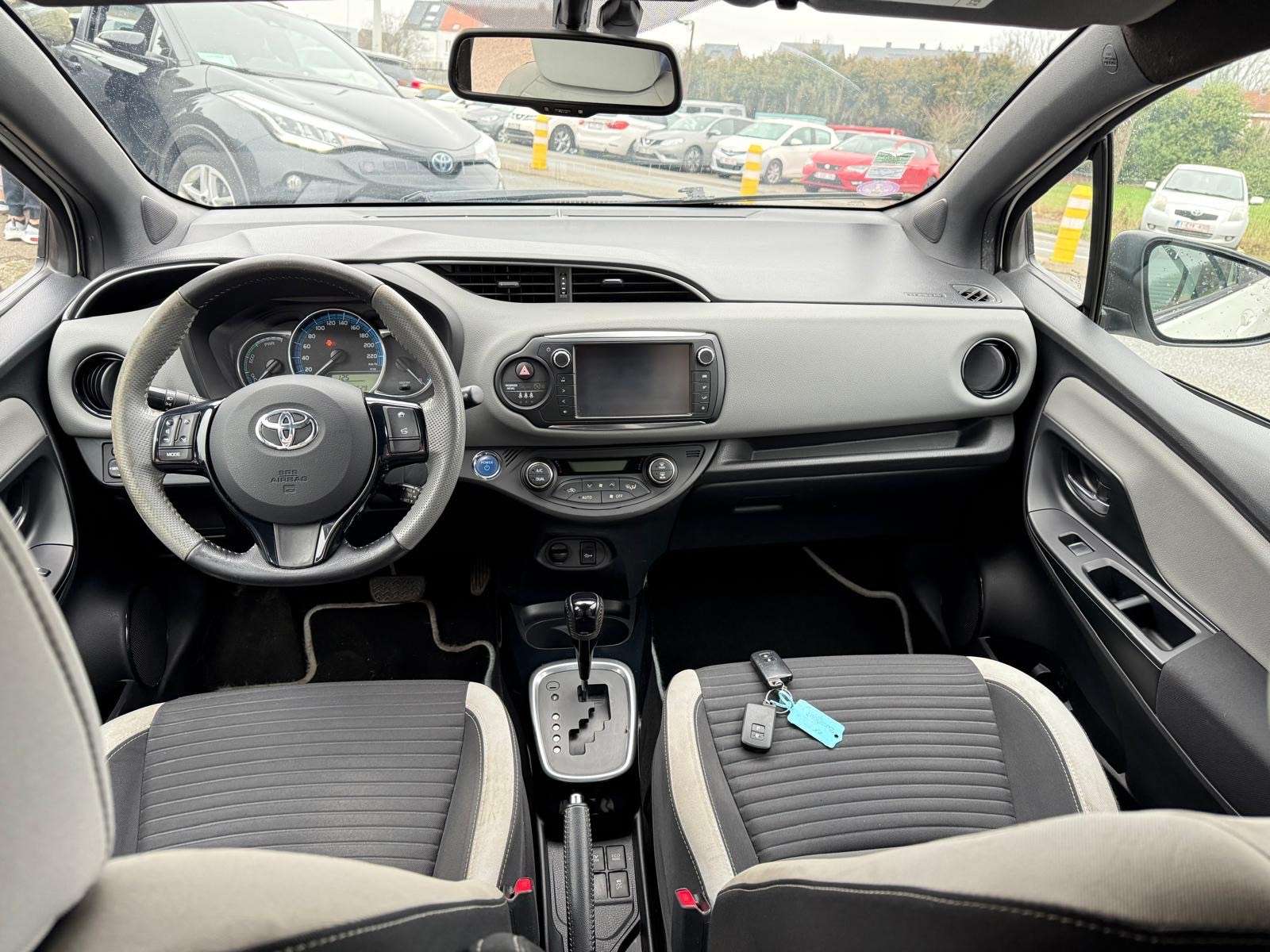 Toyota Yaris Yaris 1.,5  HYBRIDE VVT-i 16v Linea Sol