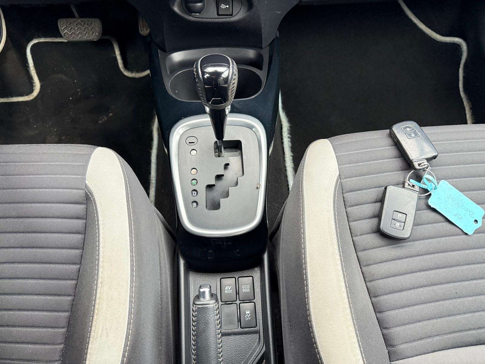 Toyota Yaris Yaris 1.,5  HYBRIDE VVT-i 16v Linea Sol