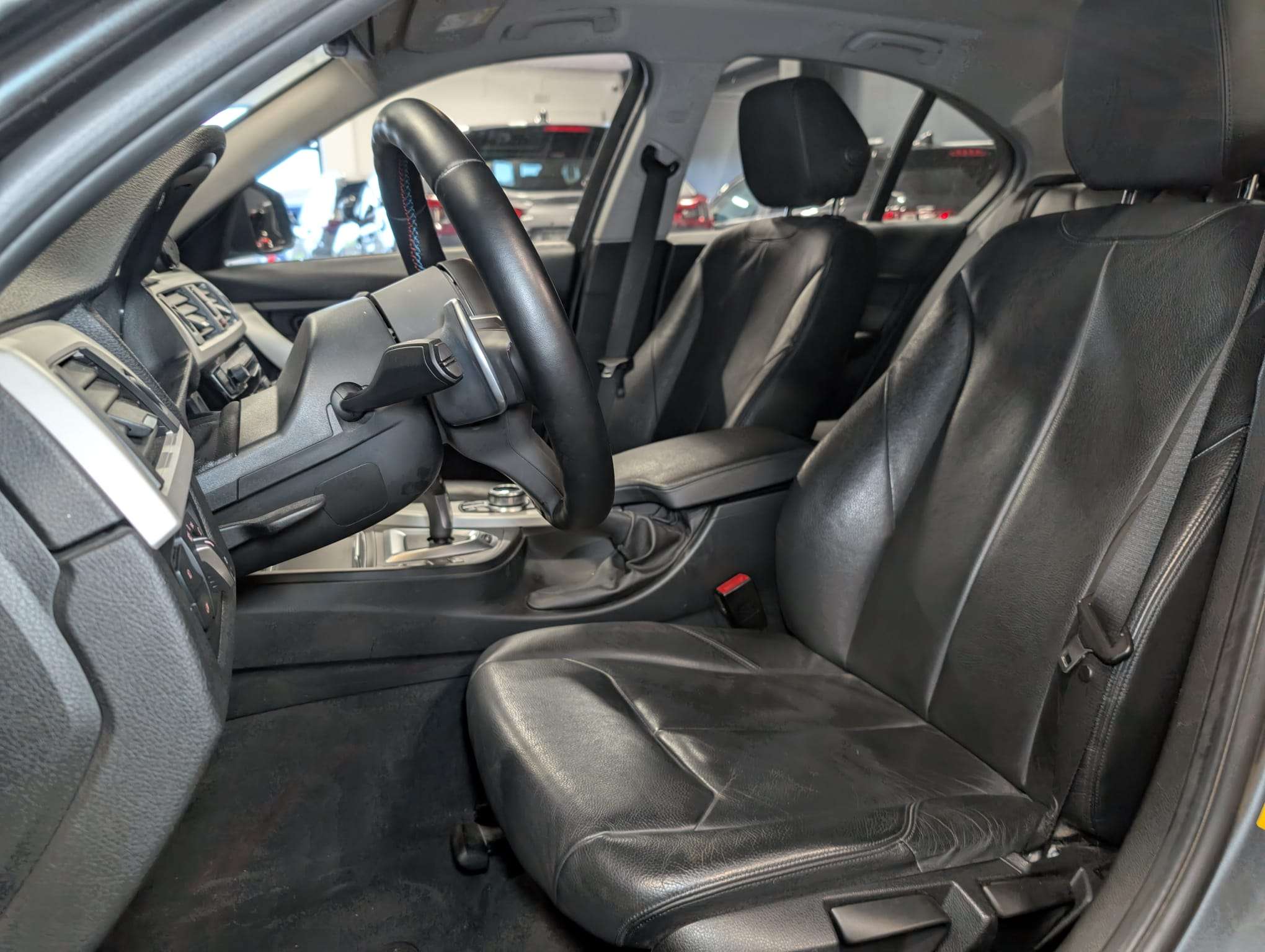 BMW 330 eA Plug-In Hybrid — GPS — Sièges chauffants — LED — Radars AV/AR