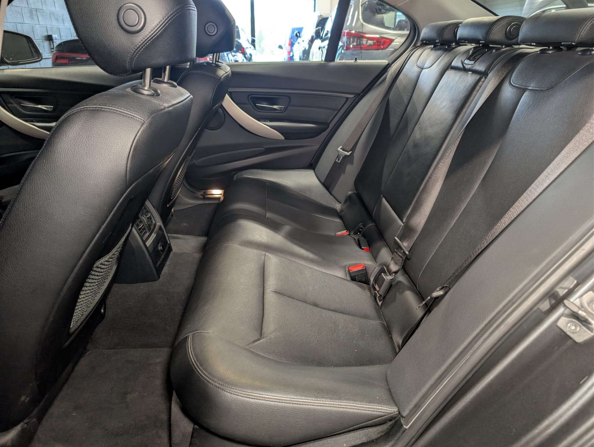 BMW 330 eA Plug-In Hybrid — GPS — Sièges chauffants — LED — Radars AV/AR