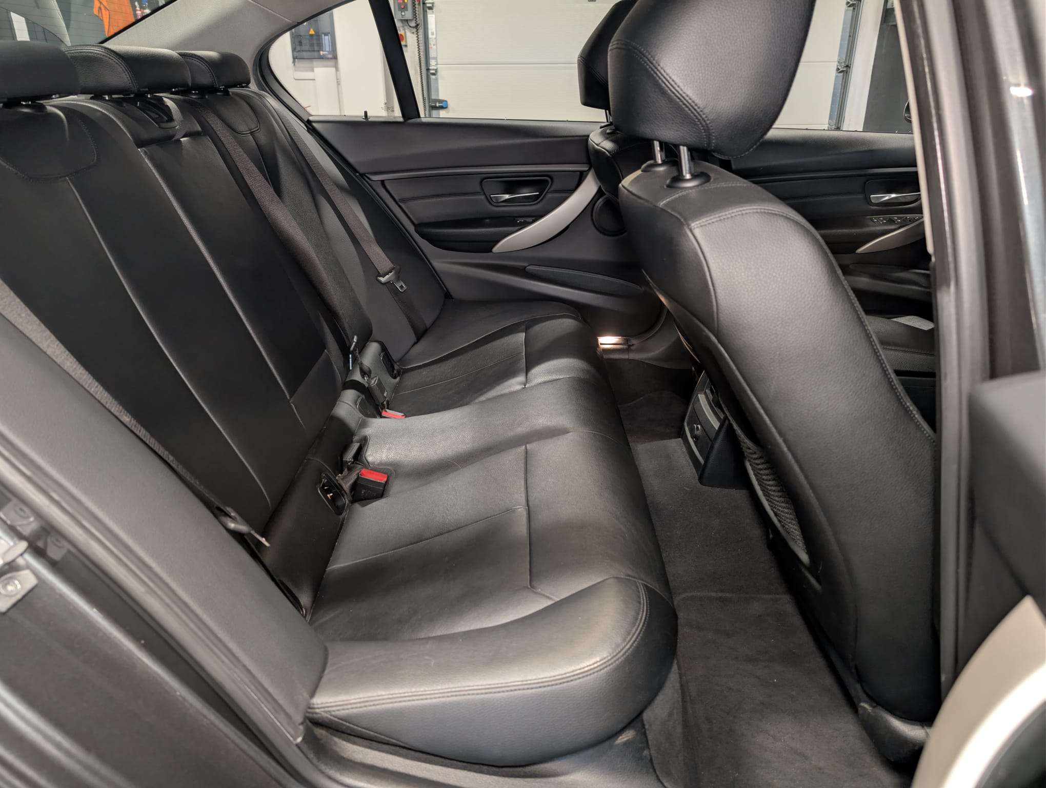 BMW 330 eA Plug-In Hybrid — GPS — Sièges chauffants — LED — Radars AV/AR