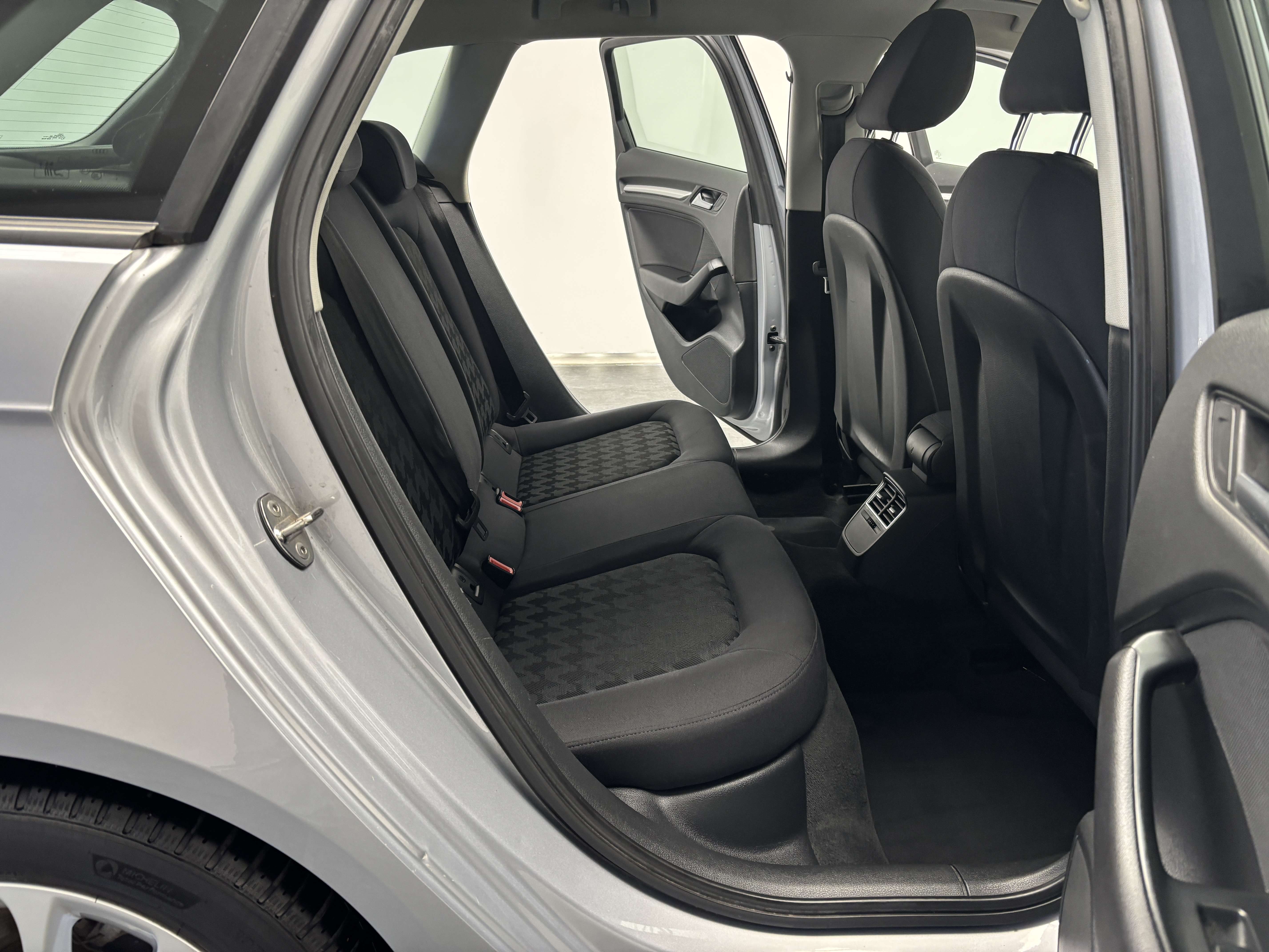 Audi A3 Sportback 1.6 TDi ultra *CRUISE*1ER PROP*GARANTIE*