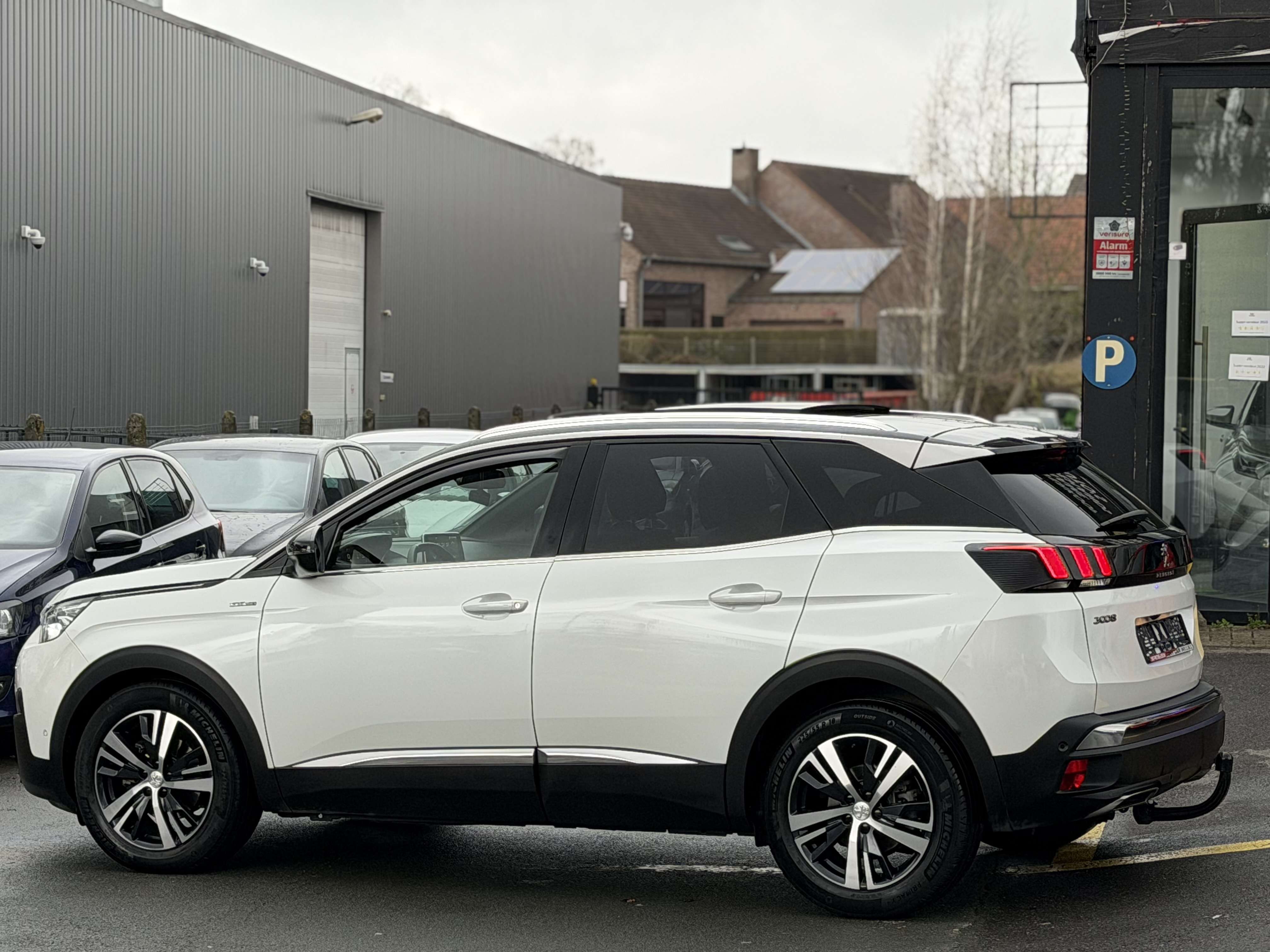 Peugeot 3008 3008 1.2 GT Line EURO 6DI*NAVI*Carplay*Cam360*