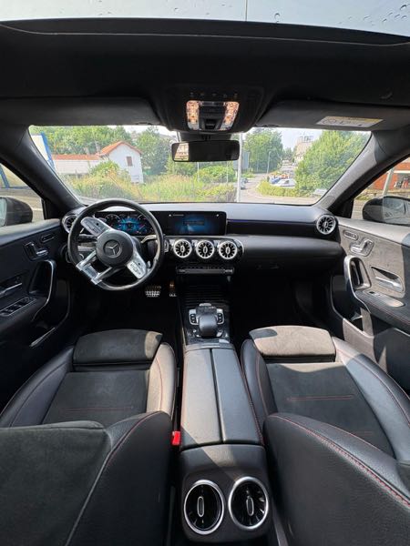 Mercedes-Benz Classe A IV BERLINE 180 D AMG LINE 8G-DCT