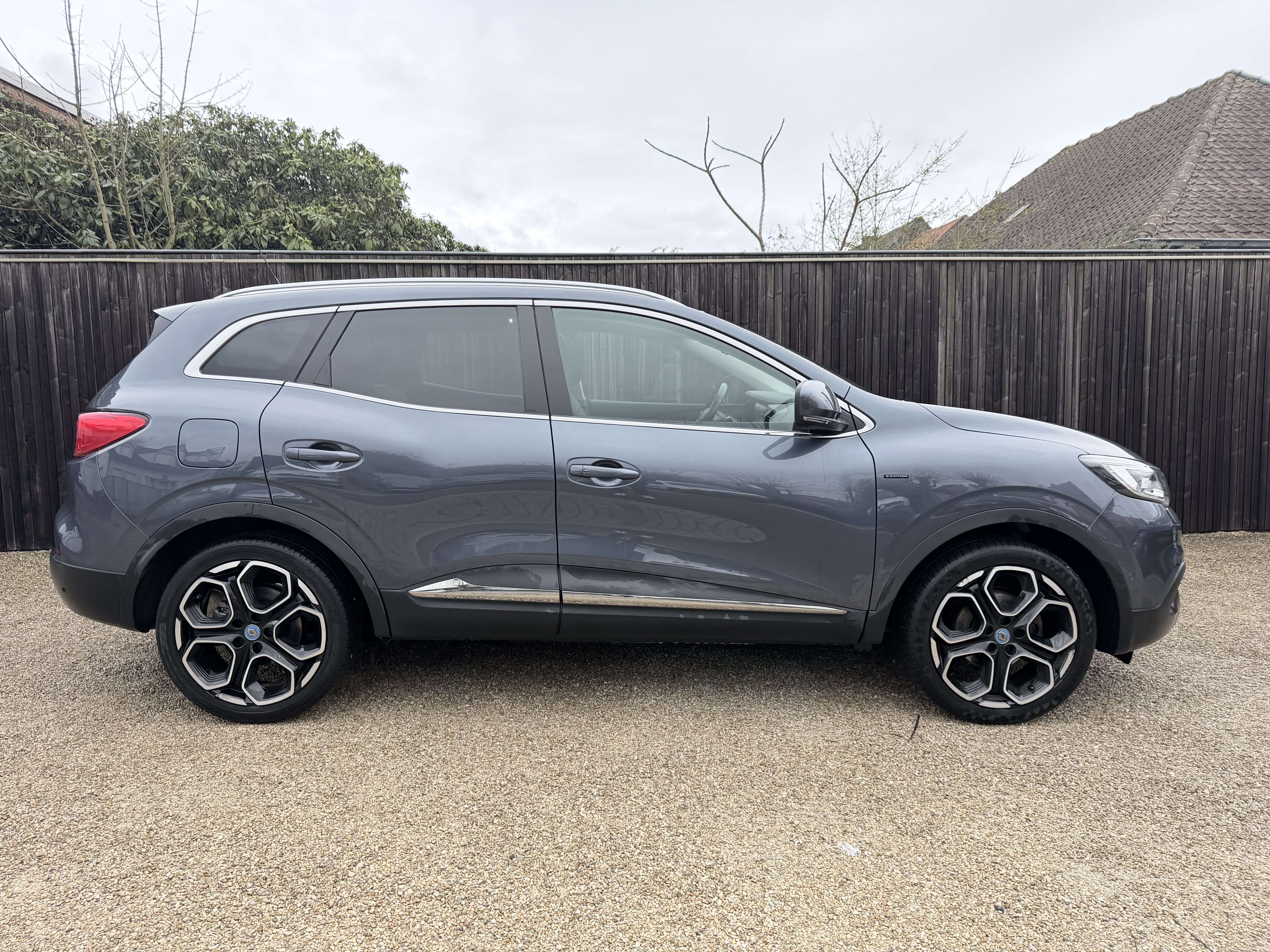 Renault Kadjar 1.2 TCe S-Edition FULL-LED/19"/CAMERA/SAFETY..