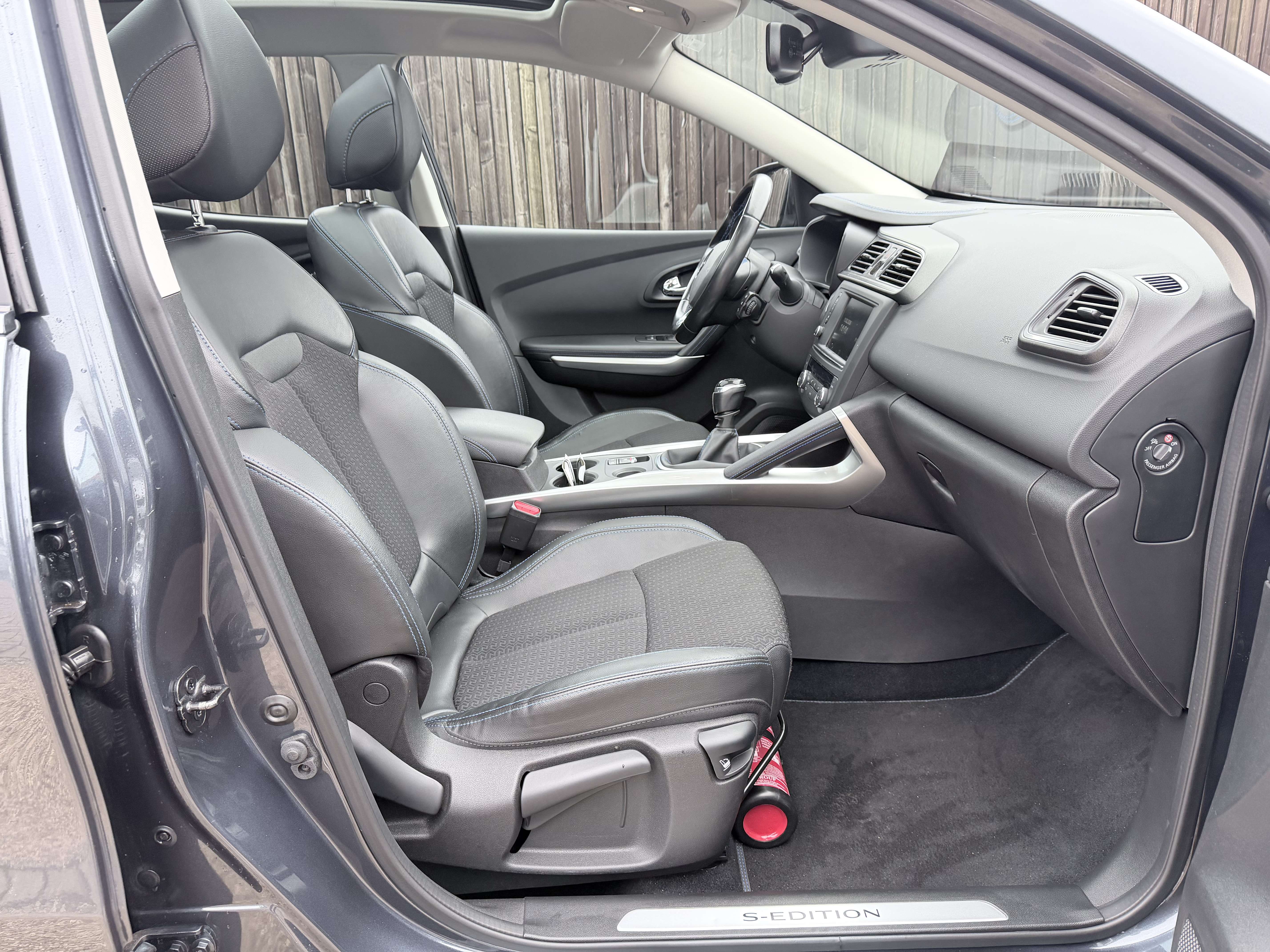 Renault Kadjar 1.2 TCe S-Edition FULL-LED/19"/CAMERA/SAFETY..