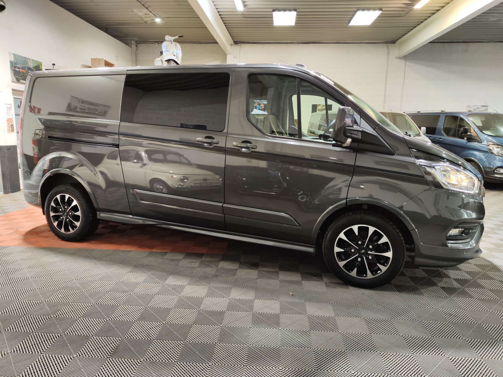 Ford Transit Custom 2.0 TDCi L2H1 / SPORT / 5 PLACES / OK LEZ 2034
