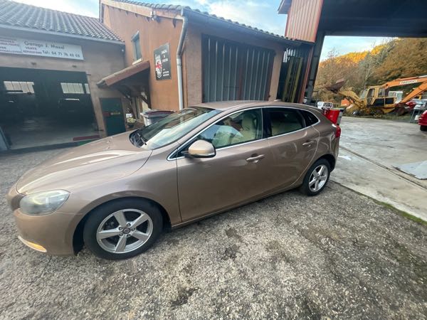 Volvo V40 II D2 115 MOMENTUM