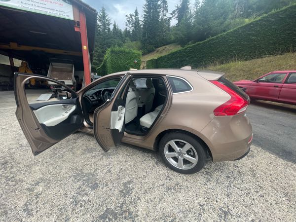 Volvo V40 II D2 115 MOMENTUM