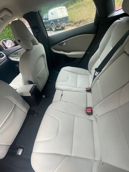 Volvo V40 II D2 115 MOMENTUM