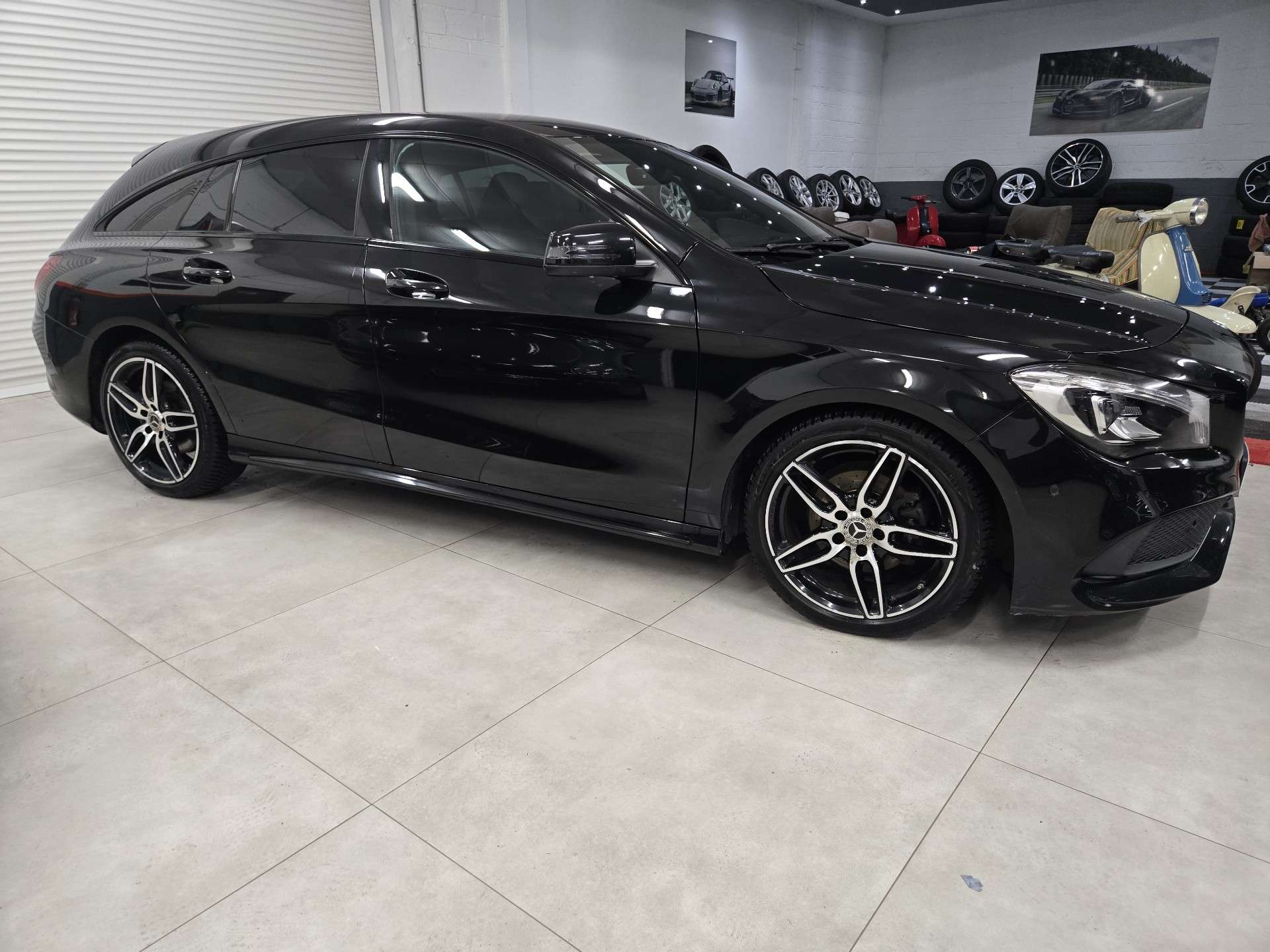 Mercedes-Benz CLA 180 *PACK AMG*BLACK EDITION*BT AUTO*NAVI*CAMERA*