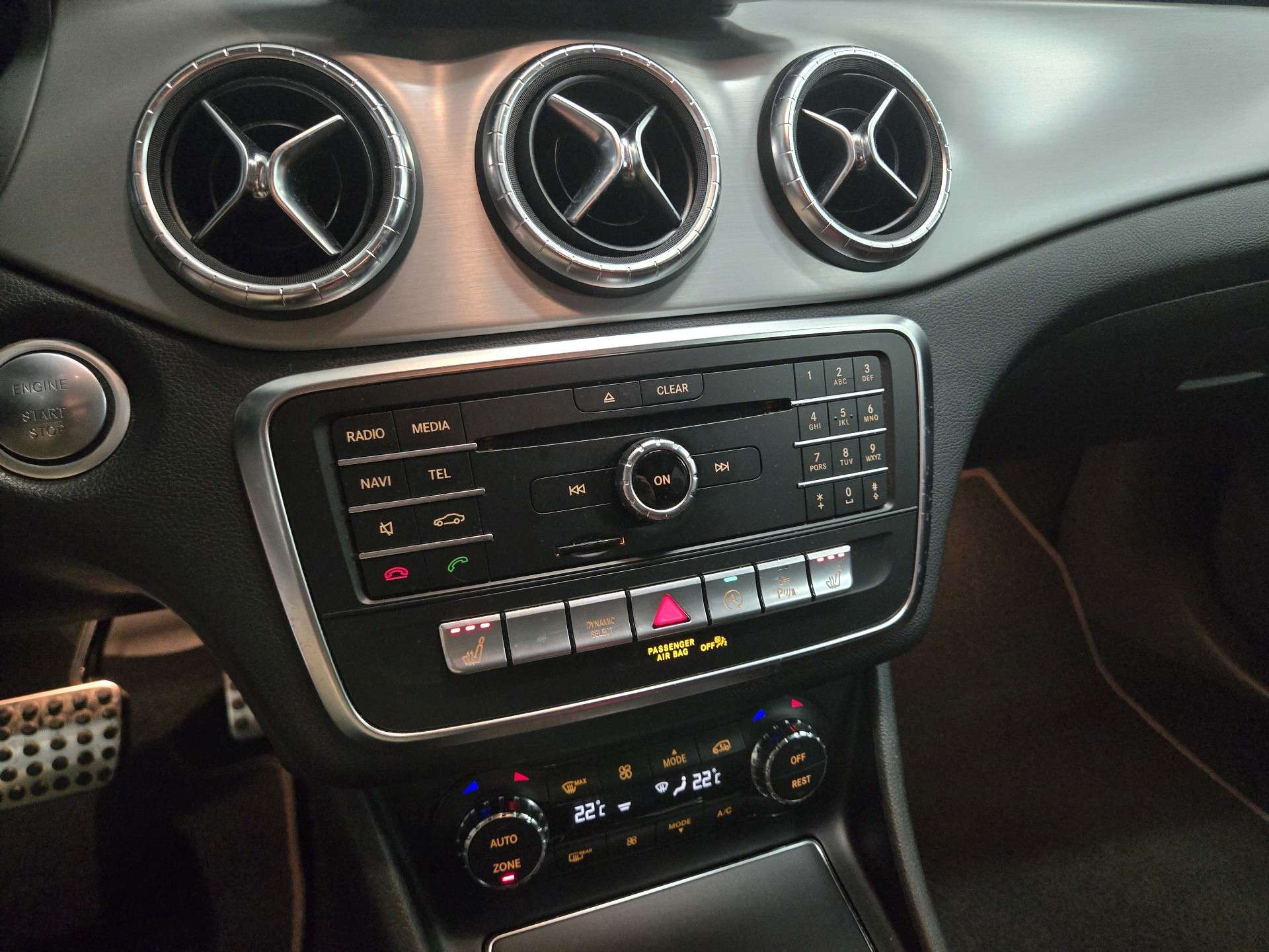 Mercedes-Benz CLA 180 *PACK AMG*BLACK EDITION*BT AUTO*NAVI*CAMERA*