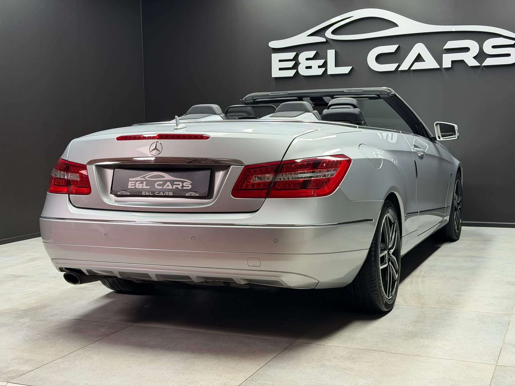 Mercedes-Benz E 250 CABRIOLET E 250 CGI **12 mois de garantie**