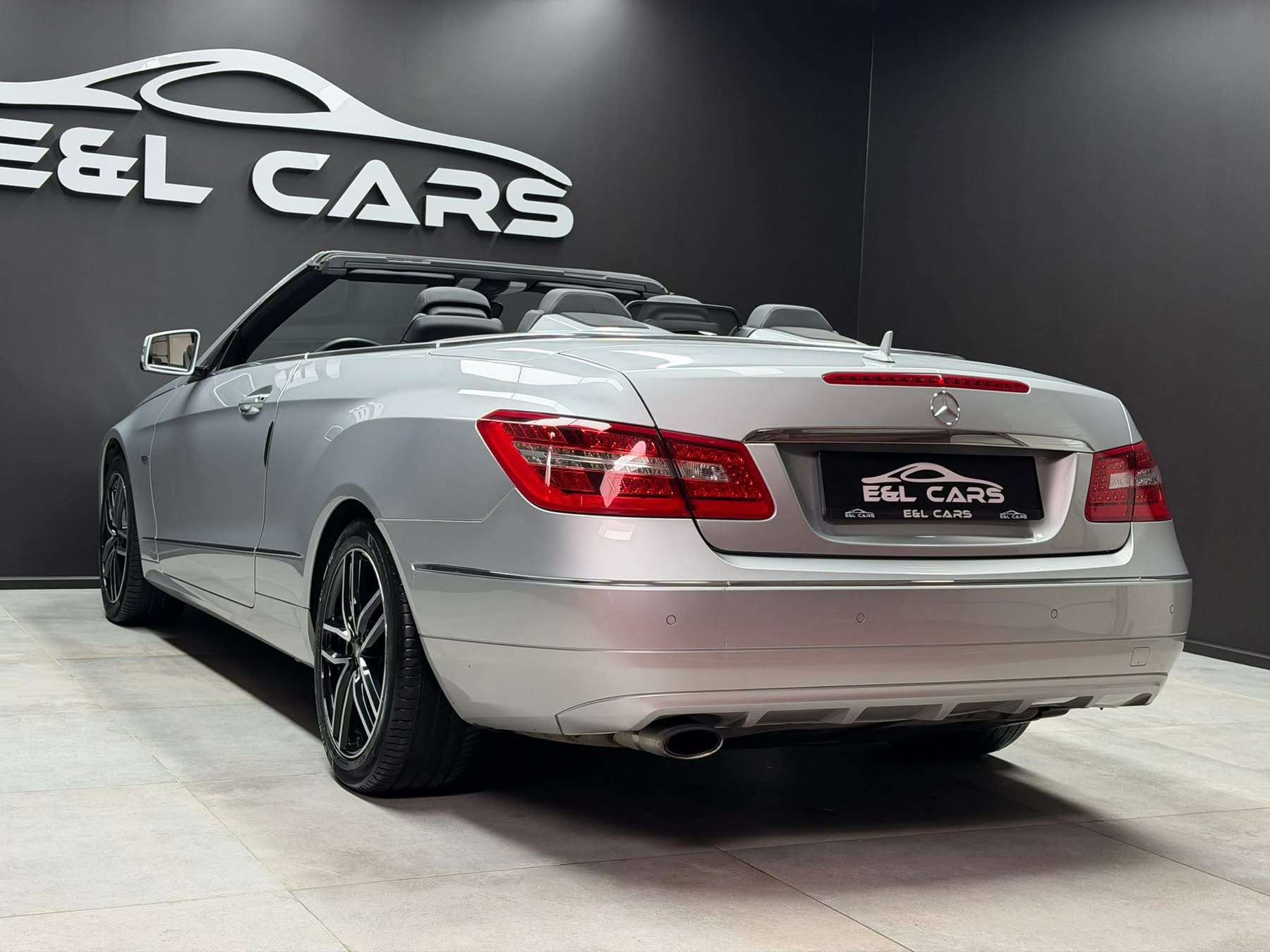 Mercedes-Benz E 250 CABRIOLET E 250 CGI **12 mois de garantie**