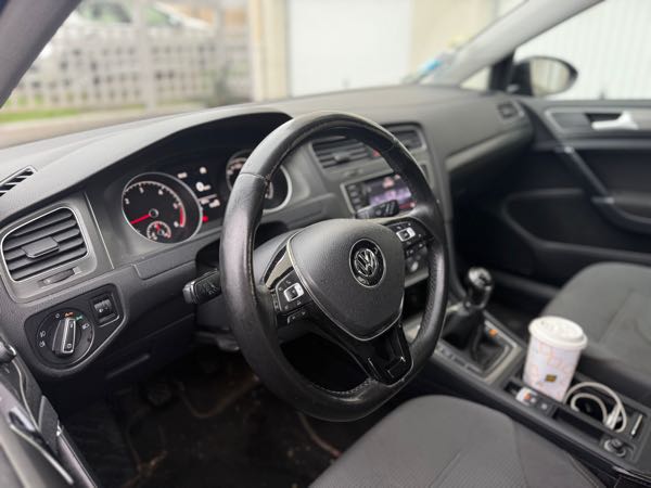 Volkswagen Golf VII 1.6 TDI 105 BLUEMOTION TECHNOLOGY CONFORTLINE BUSINESS