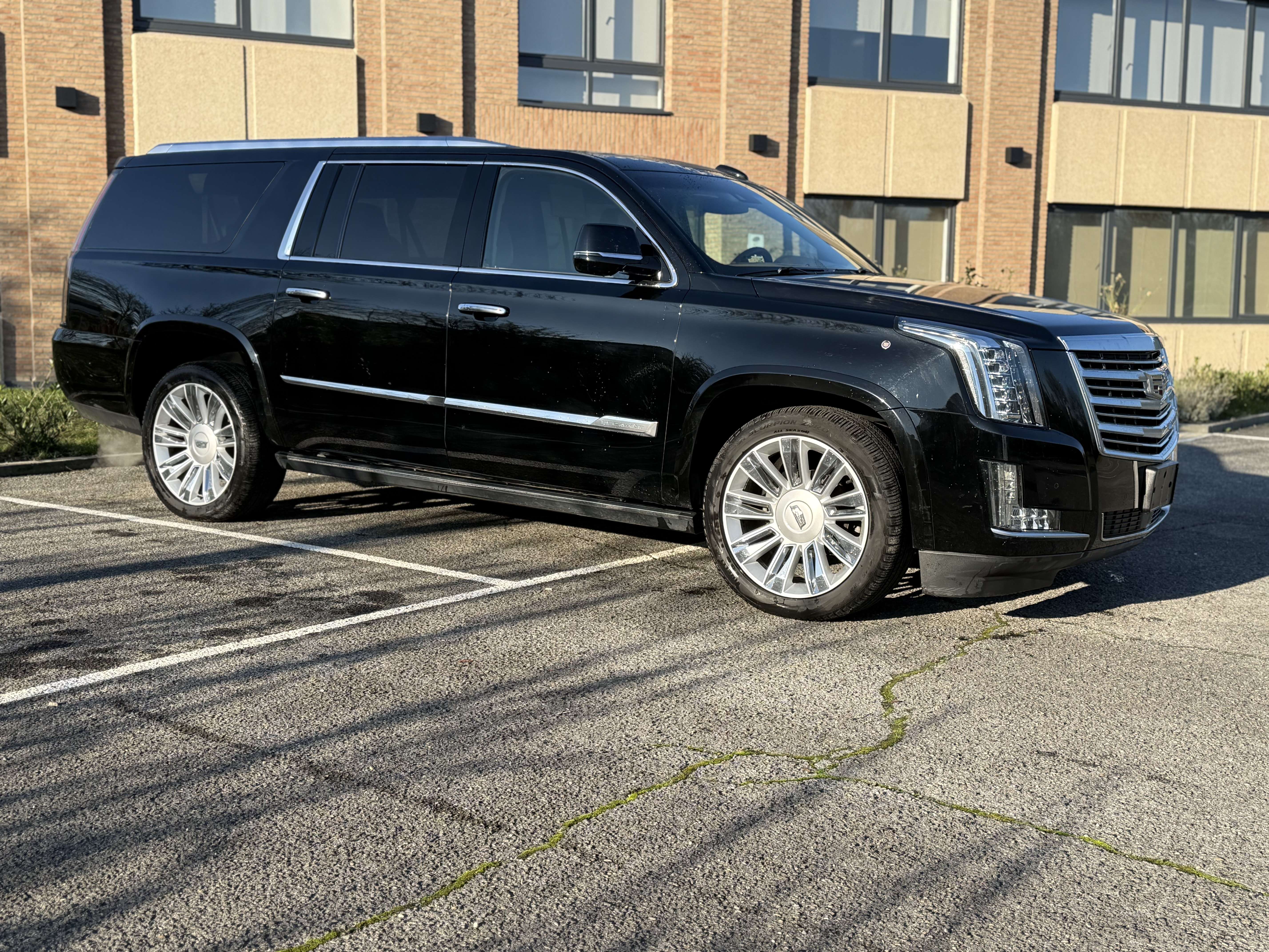 Cadillac Escalade Escalade 6.2i V8 Platinum ESV//longue