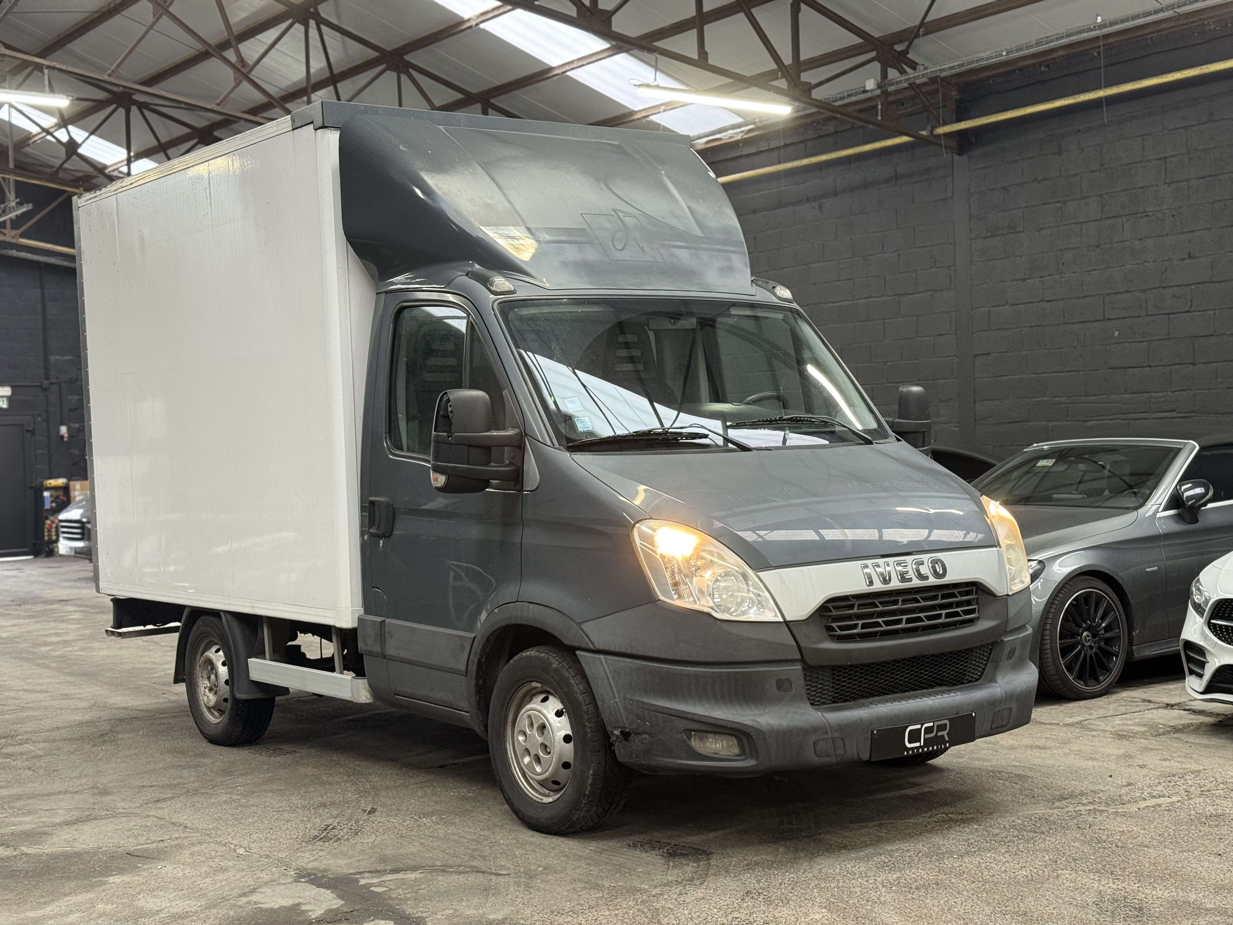 Iveco Daily 35S15 - 2.3 D * 150.000 KMS * 3 PLACES *
