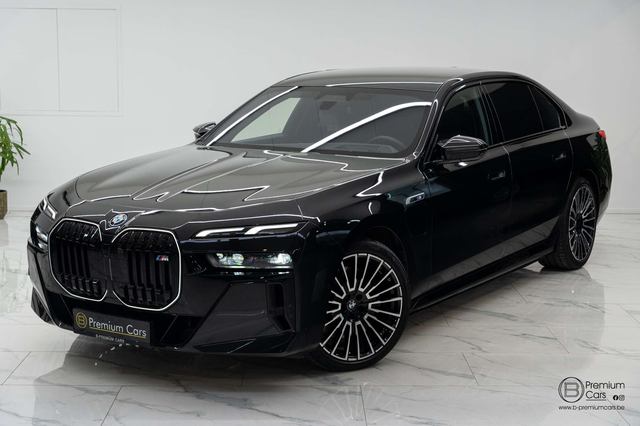 BMW 760 e M  xDrive Individual! FULL OPTIONS! Black pack!