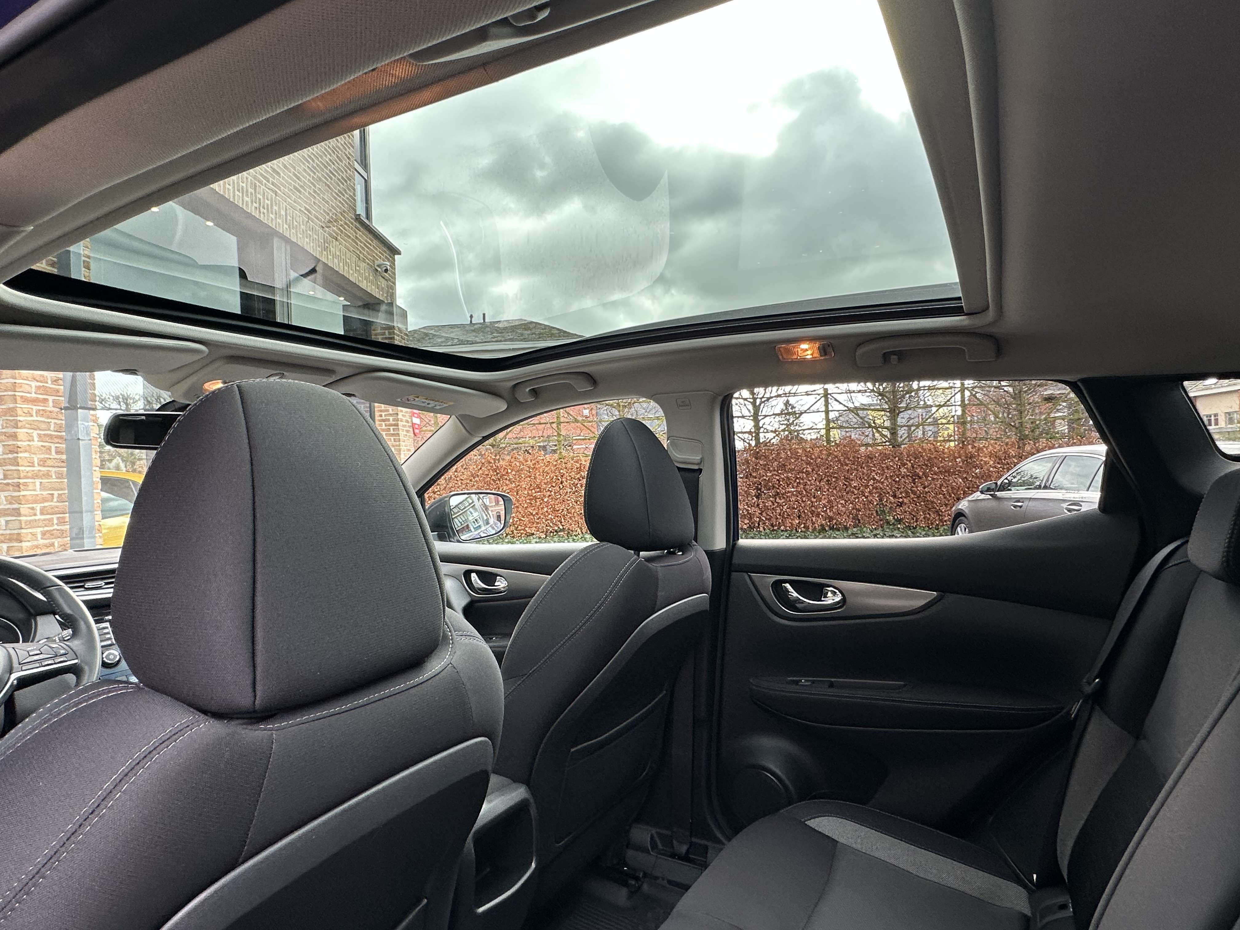 Nissan Qashqai 1.2 Auto I Navi I 360° I Pano I