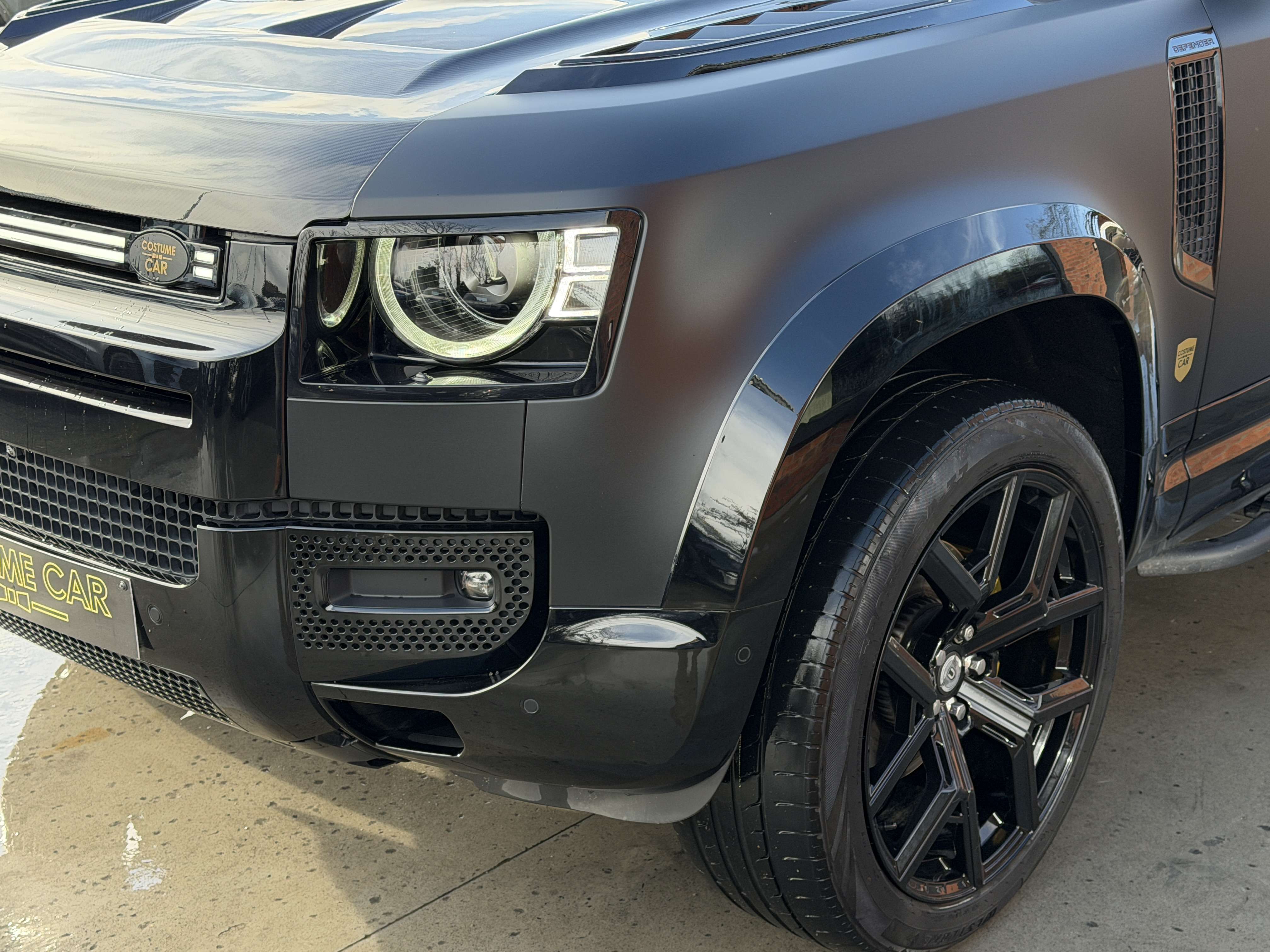 Land Rover Defender 110 D200 - Util -Jantes 22" - Body Kit - Bande LED